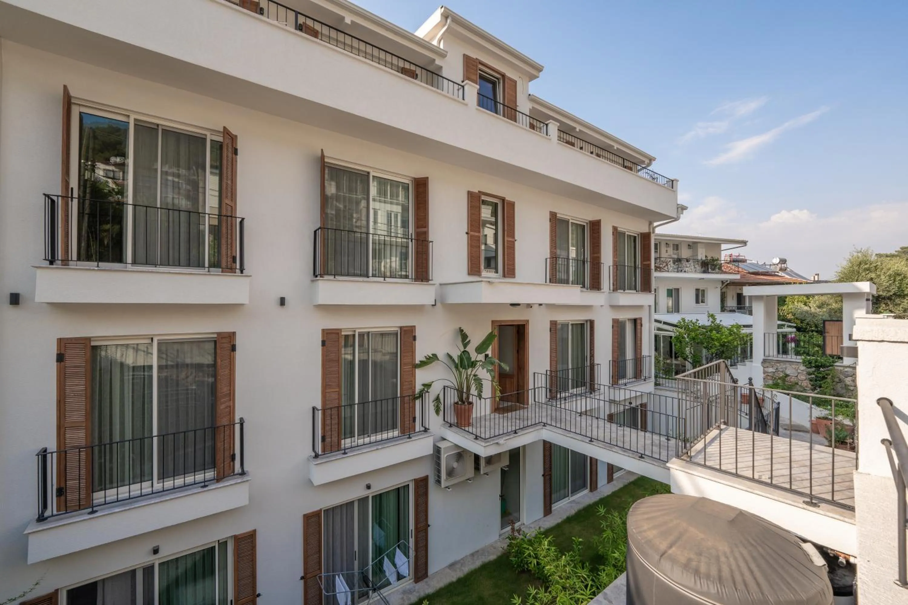 Property building in Gizz Suites