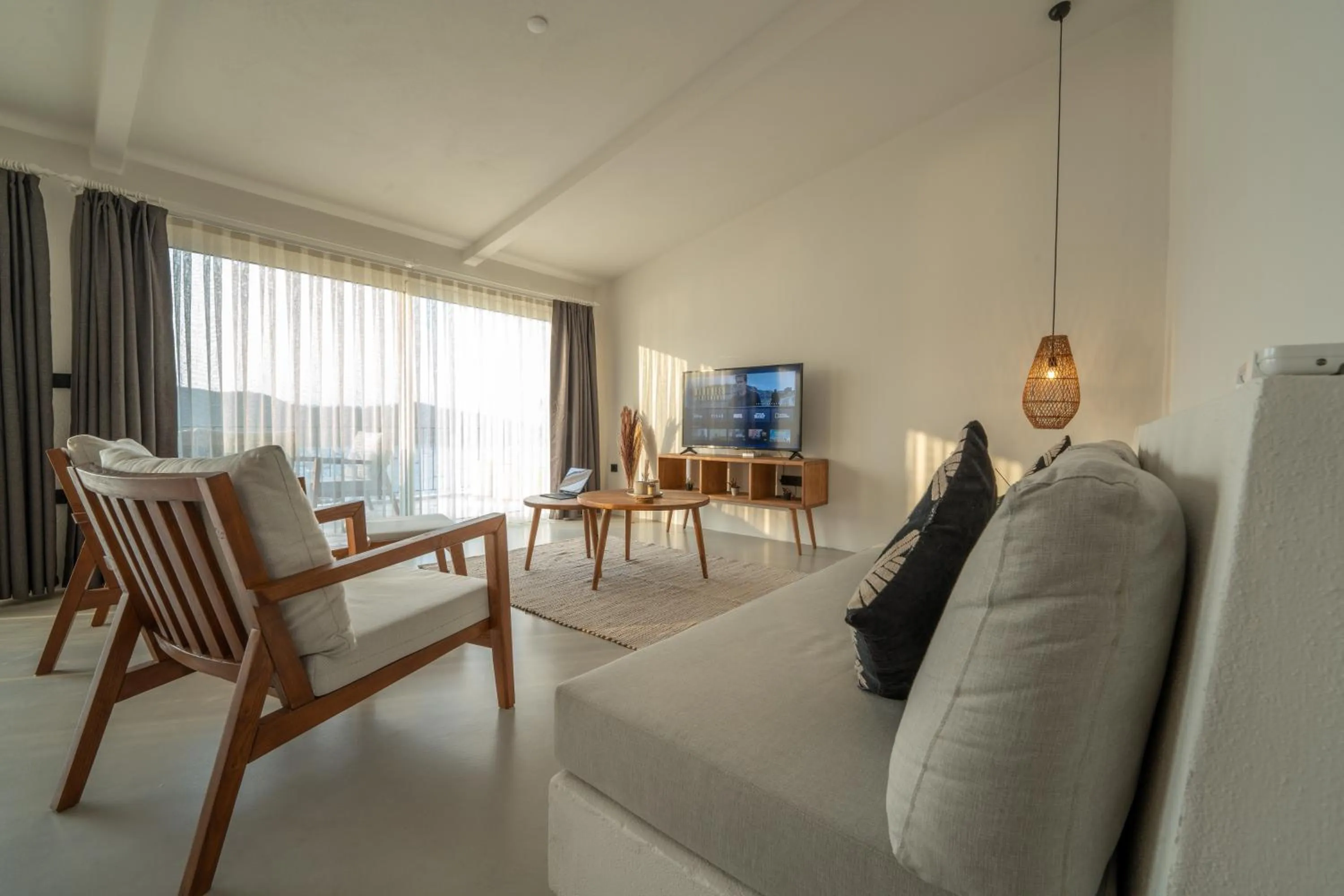 Communal lounge/ TV room in Gizz Suites