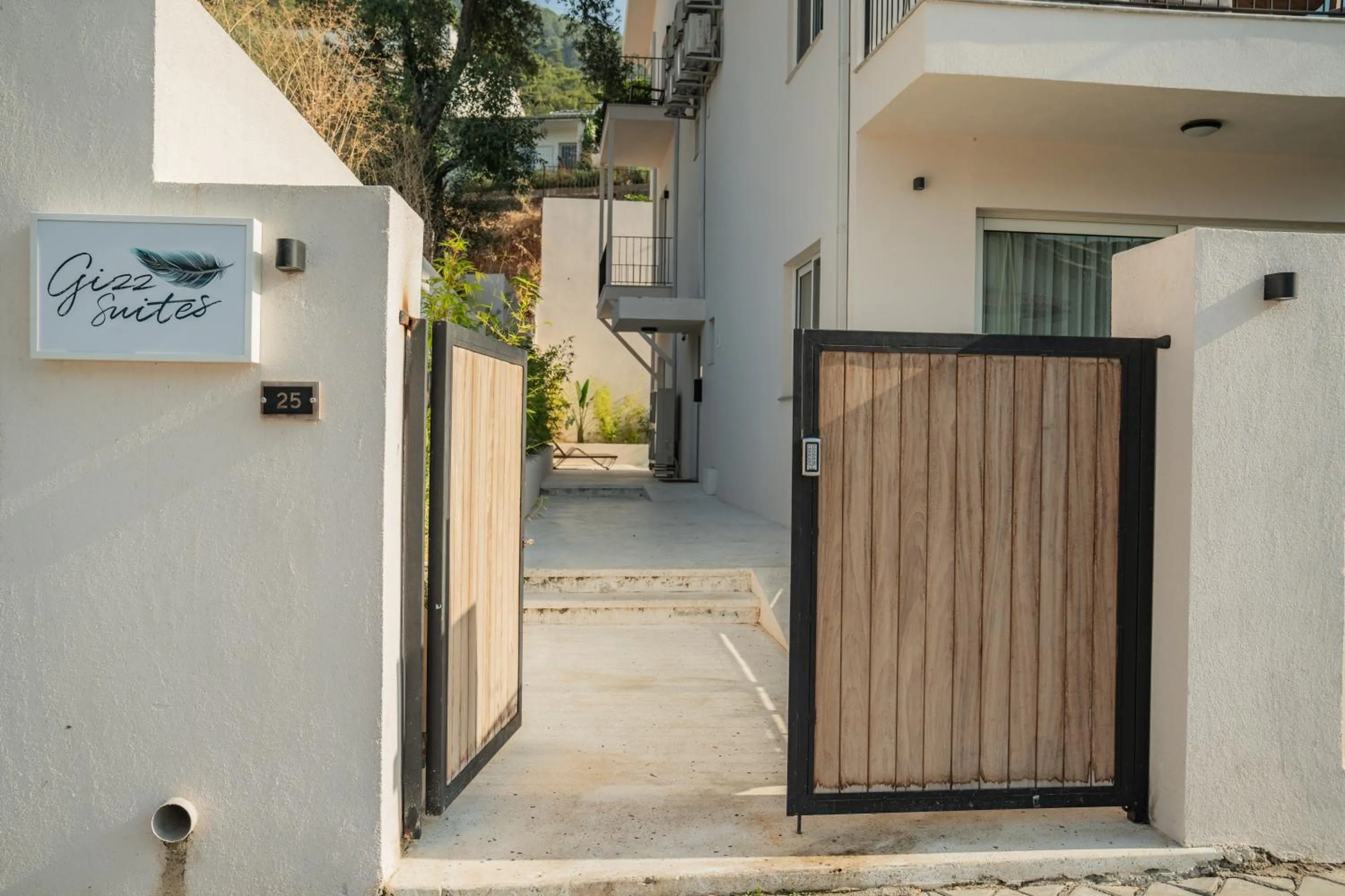 Property building in Gizz Suites City