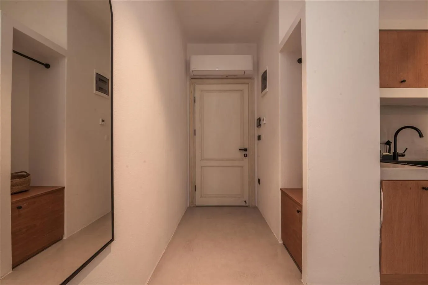 Facade/entrance in Gizz Suites City