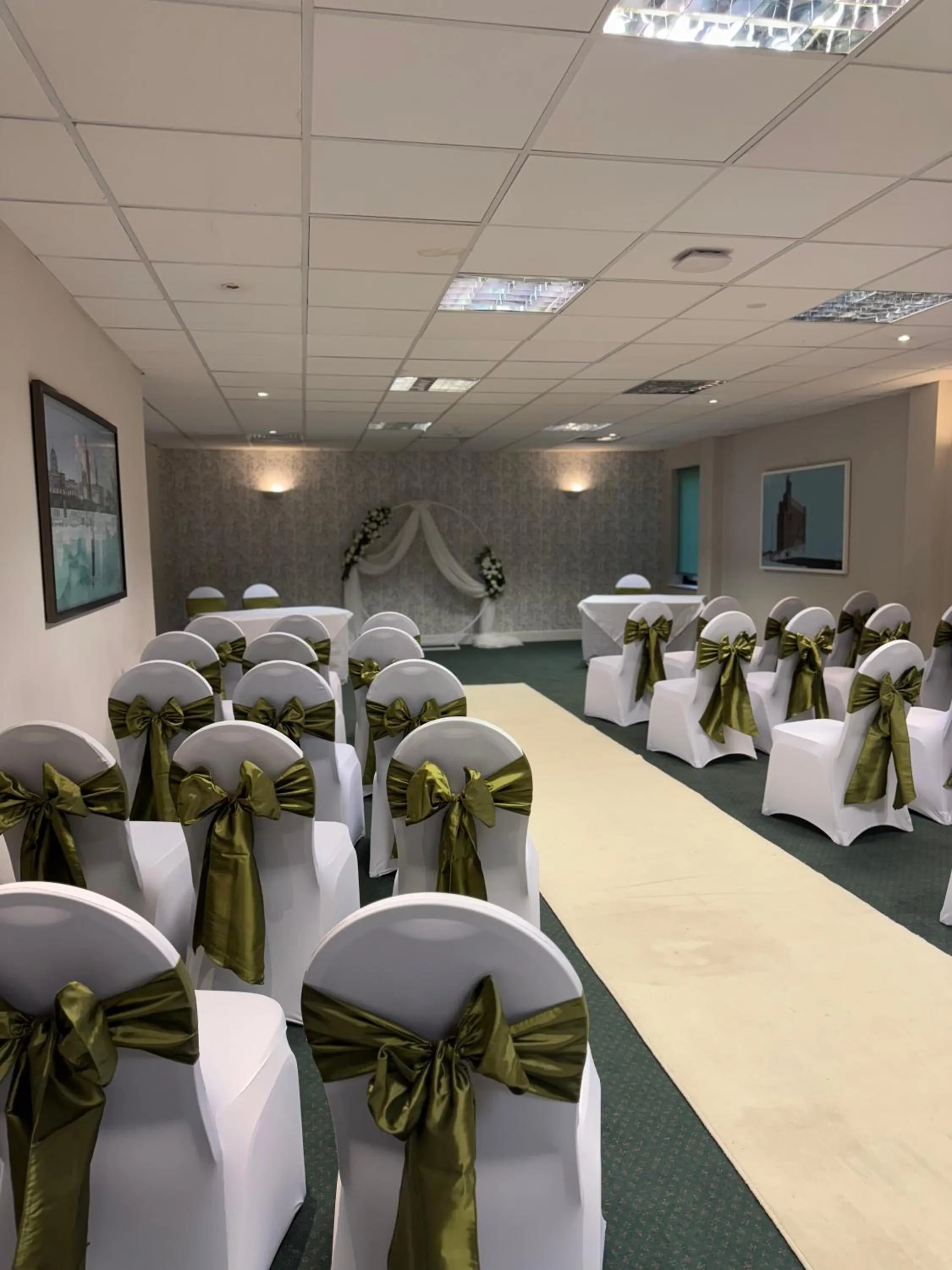 wedding in Mercure Hull Grange Park Hotel