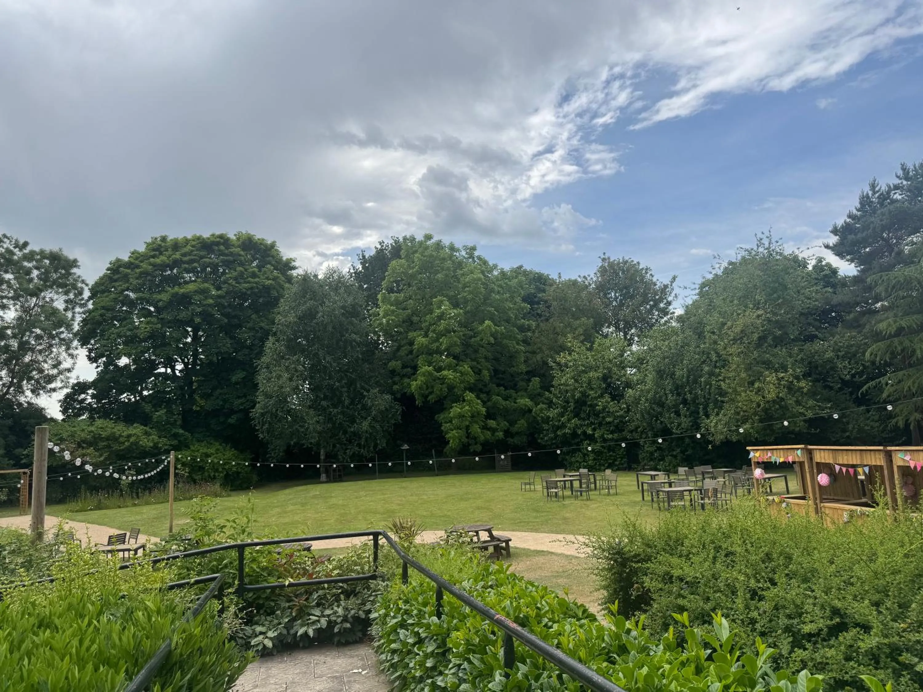 Garden in Mercure Hull Grange Park Hotel