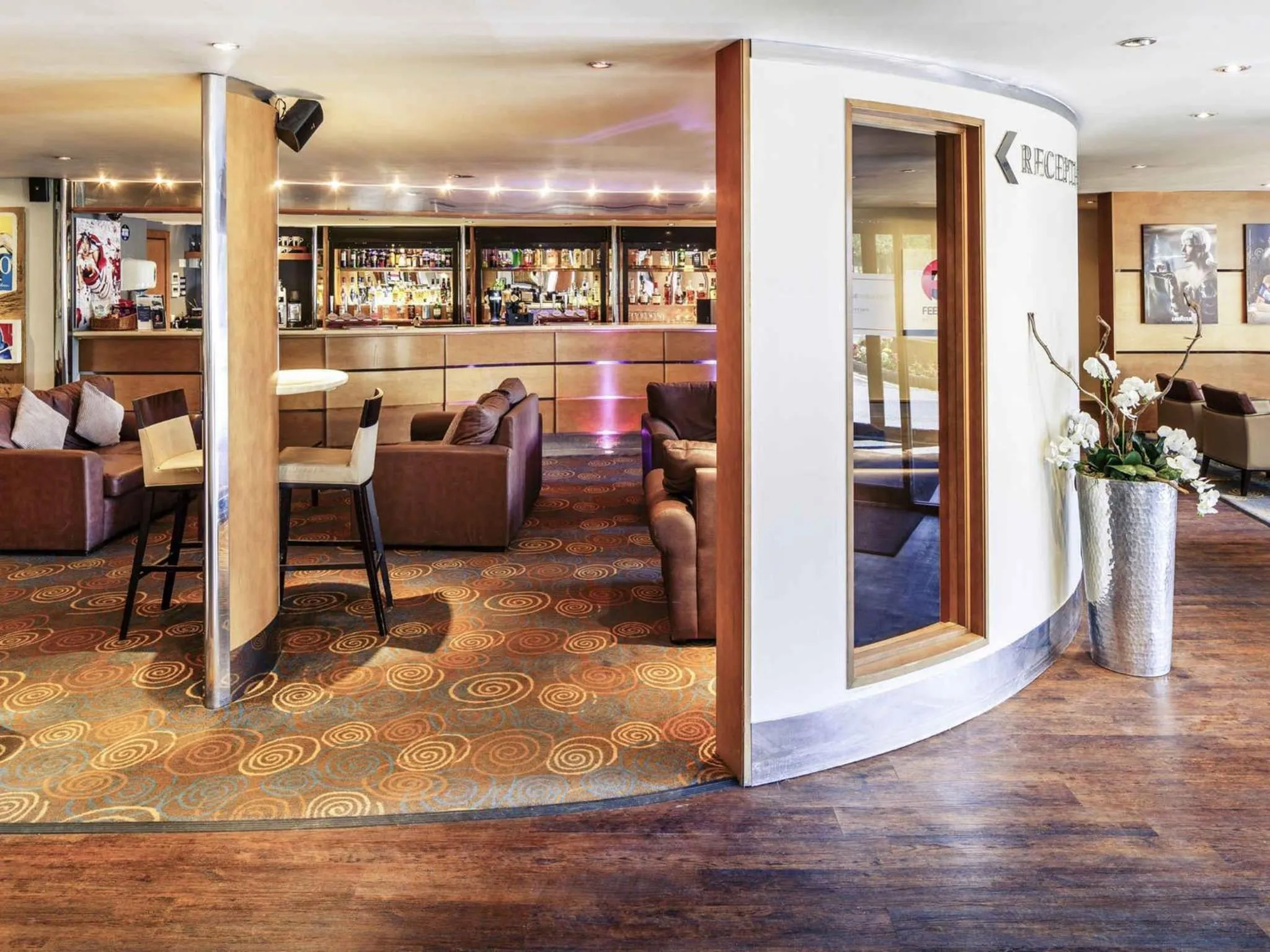 Lounge or bar in Mercure Hull Grange Park Hotel