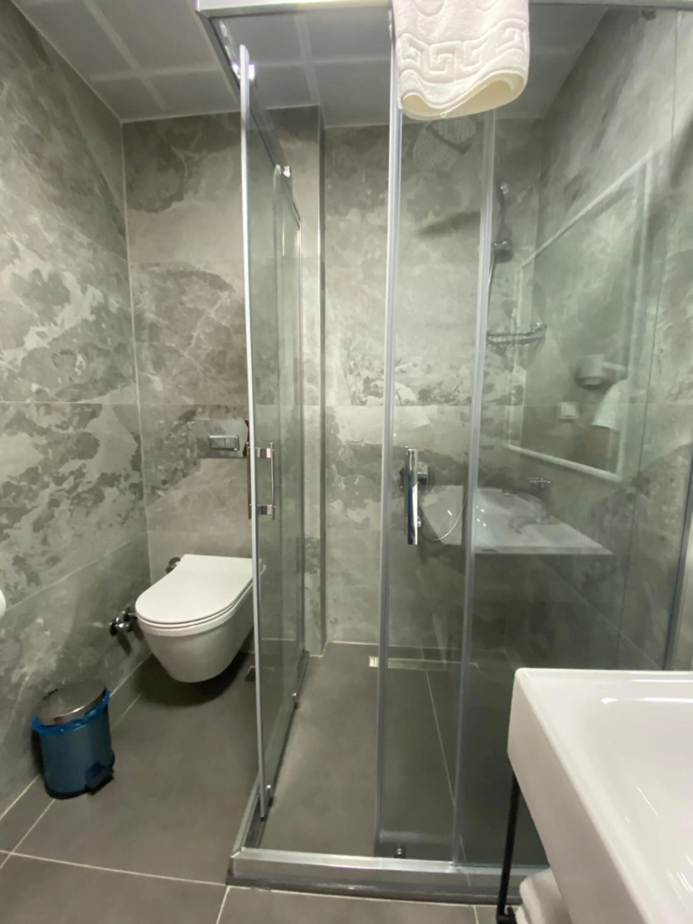 Shower in Ulivo Hotel