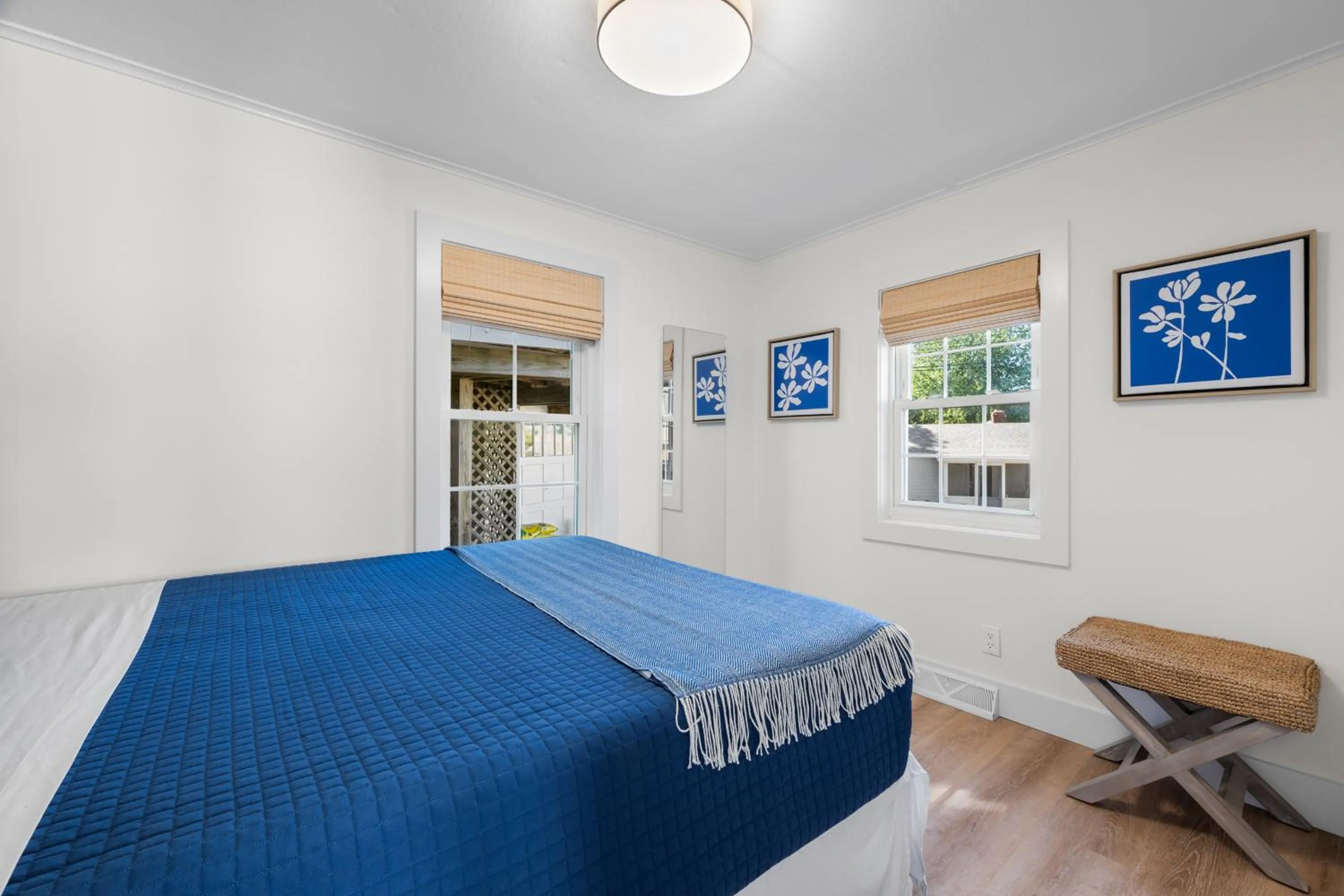 Bed in Marina Bay Cottages