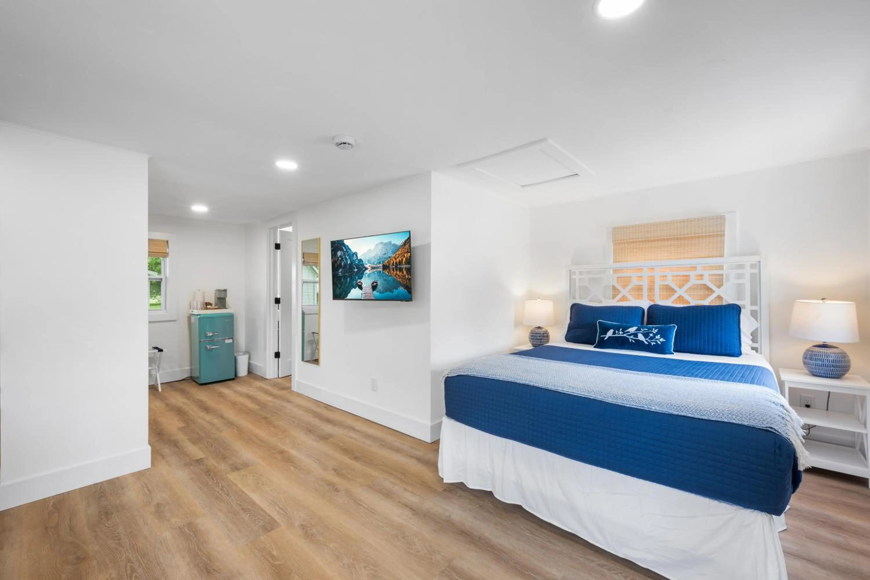 Bed in Marina Bay Cottages