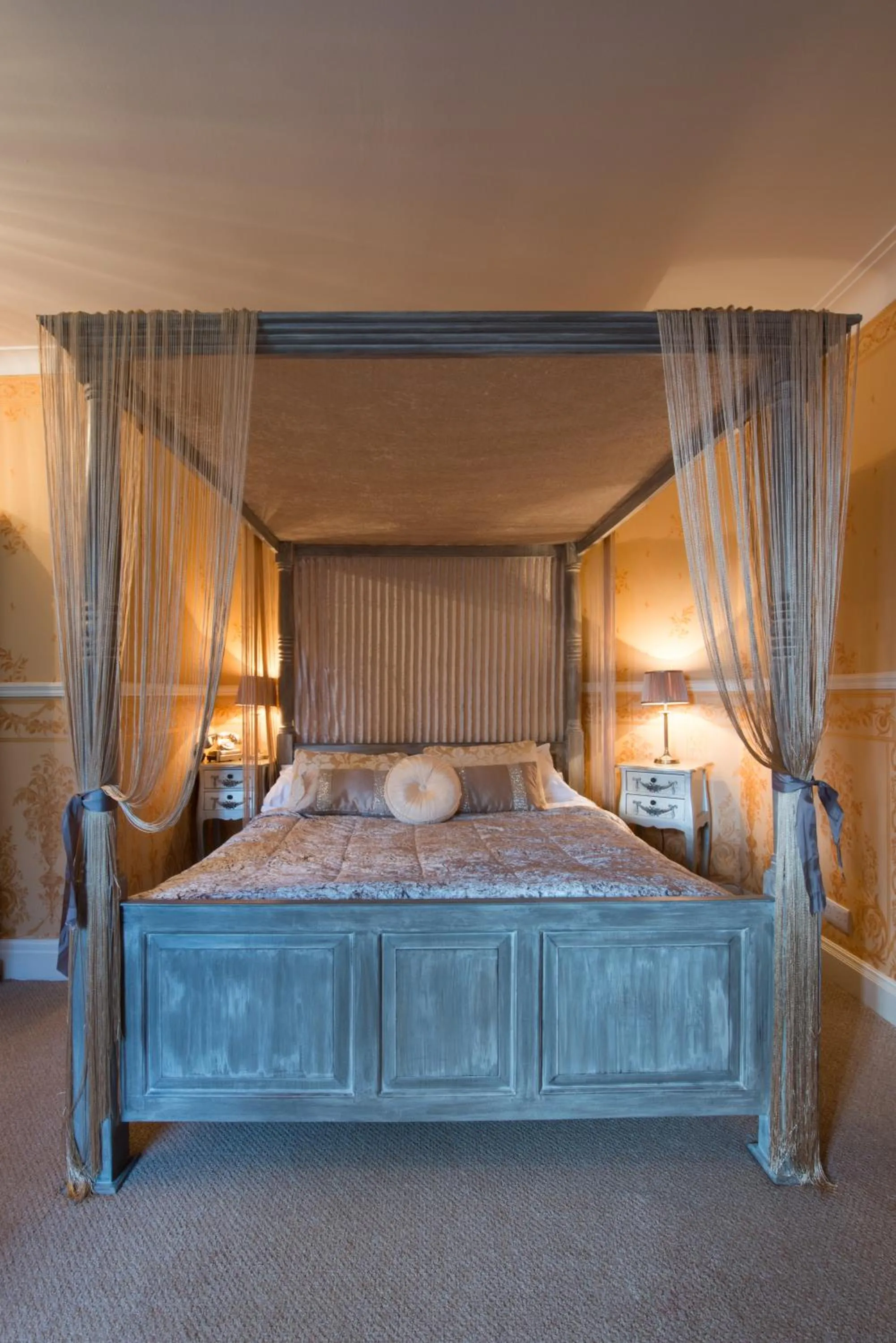 Bed in Maenan Abbey Hotel