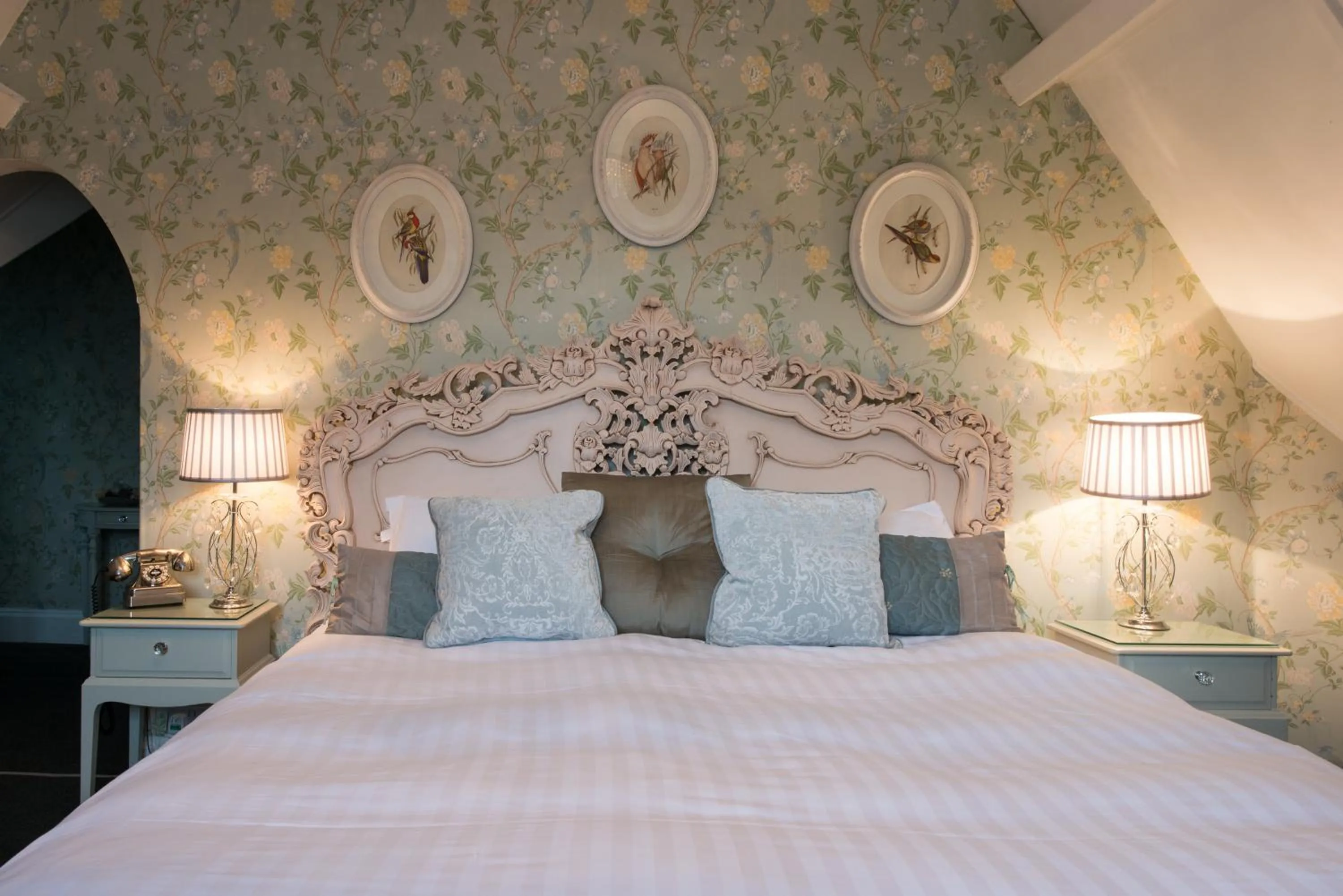 Bed in Maenan Abbey Hotel