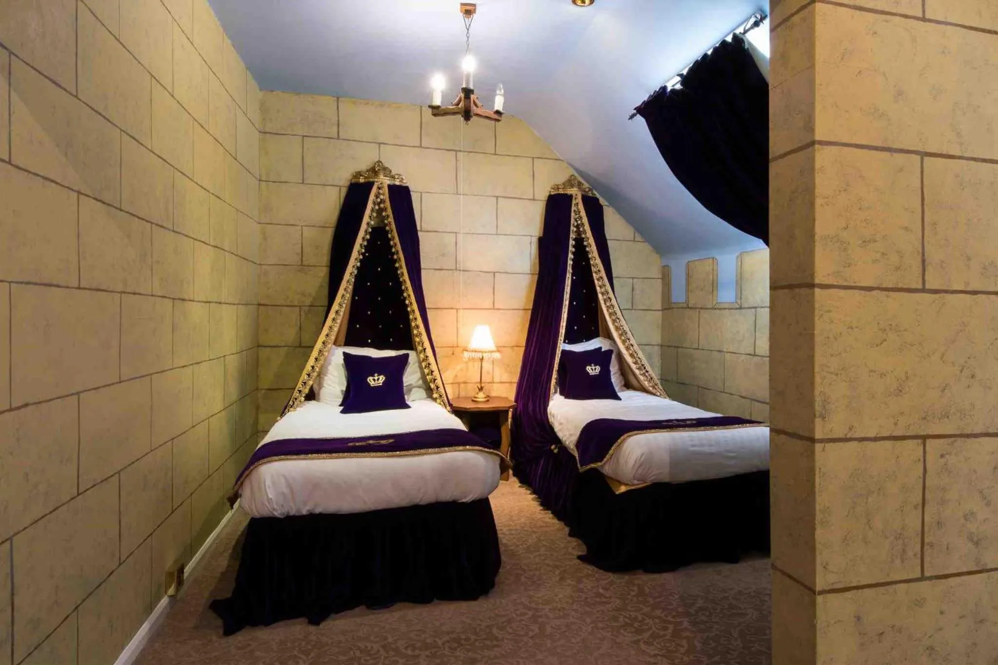 Bed in Maenan Abbey Hotel