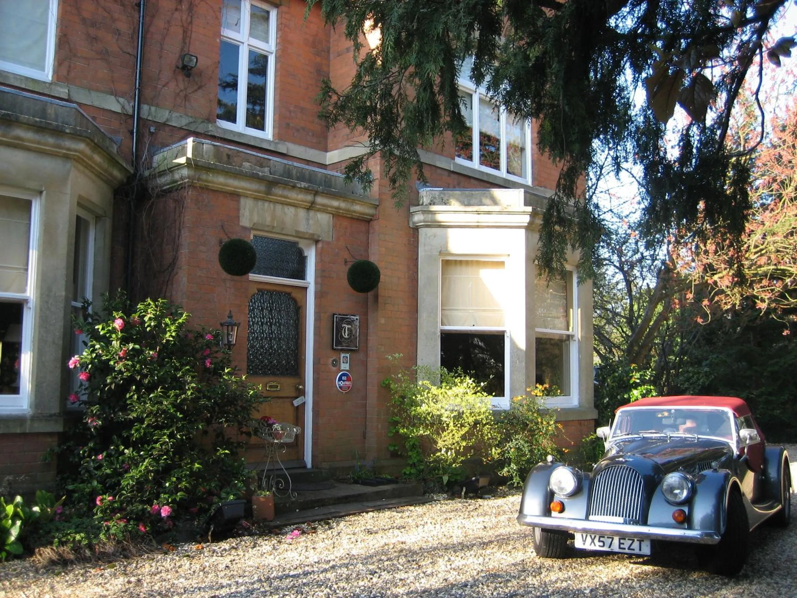 Facade/entrance in Treherne House & The Malvern Retreat