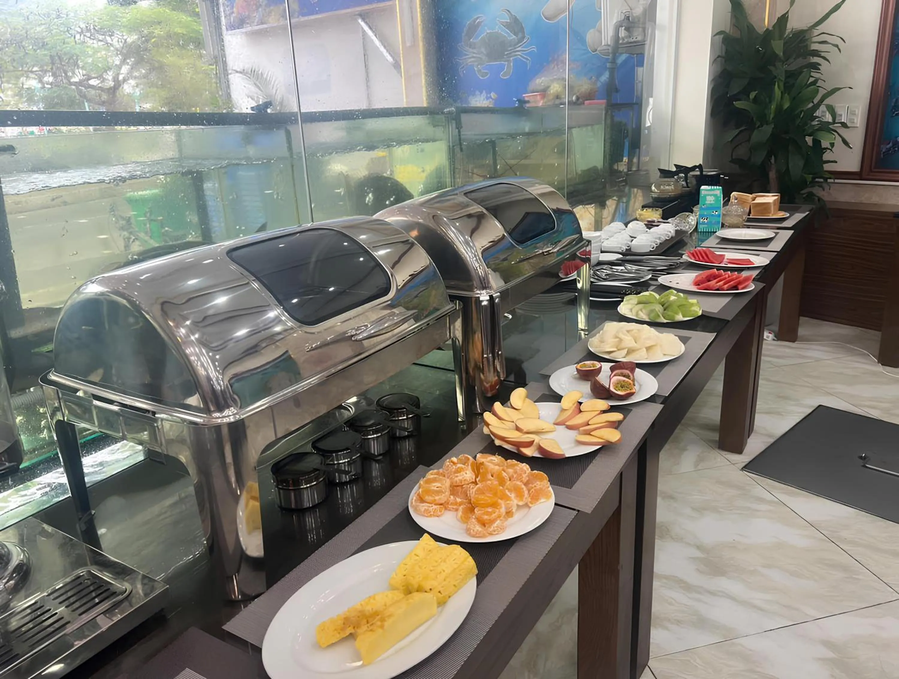 Breakfast in Lang Chai Metrpolis Cat Ba Hotel and Restaurant