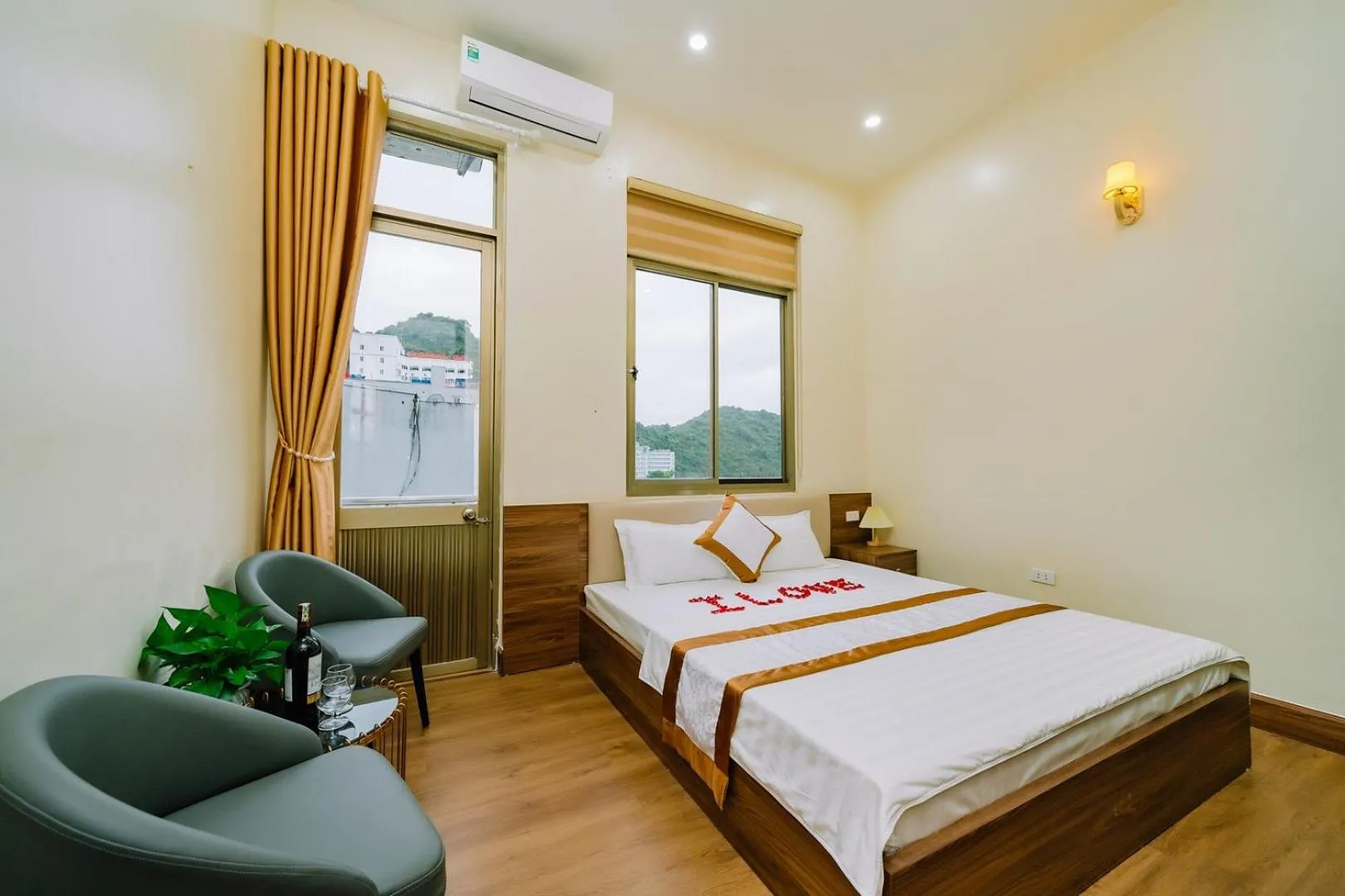 Lang Chai Metrpolis Cat Ba Hotel and Restaurant