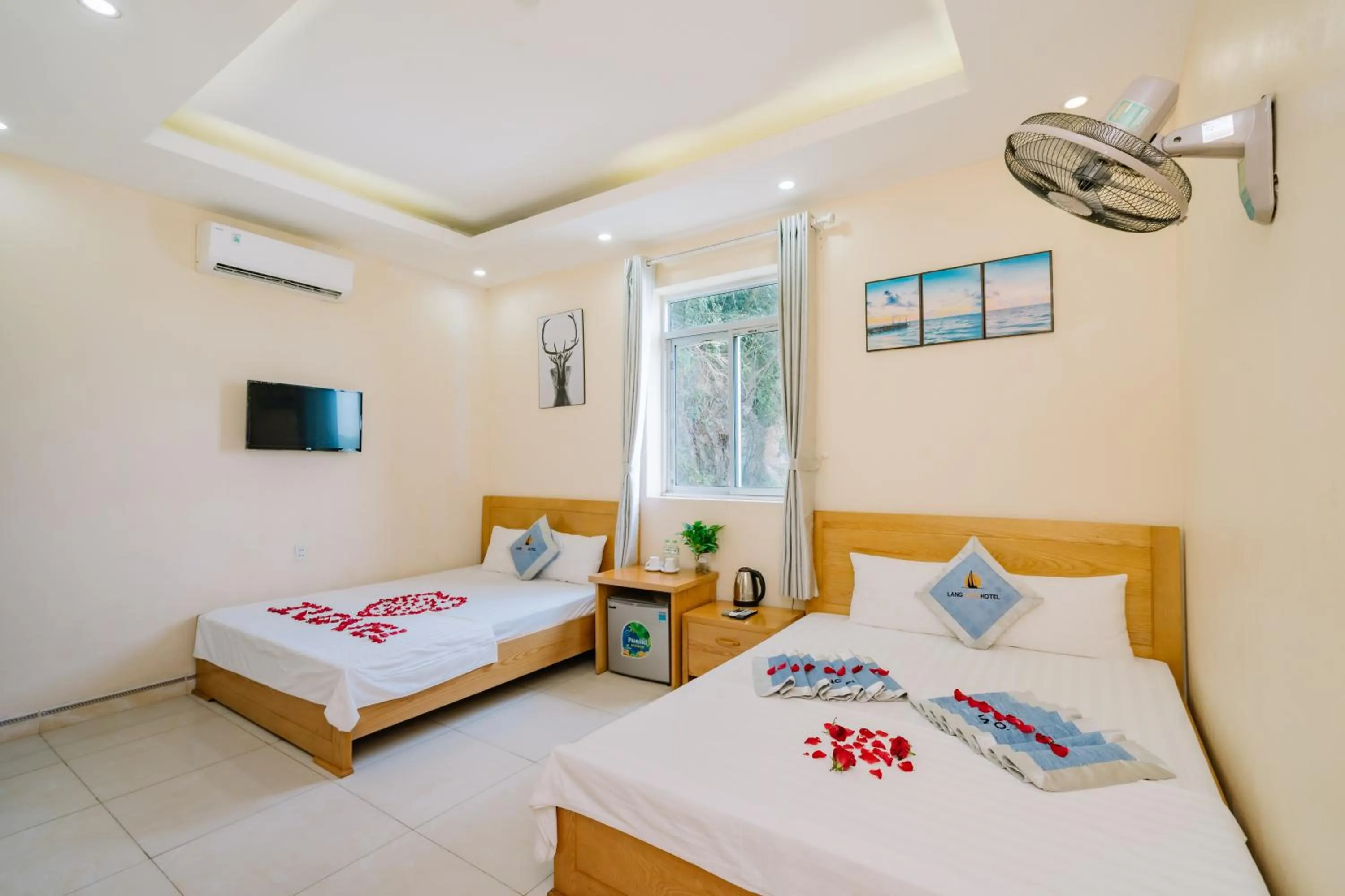 Lang Chai Metrpolis Cat Ba Hotel and Restaurant