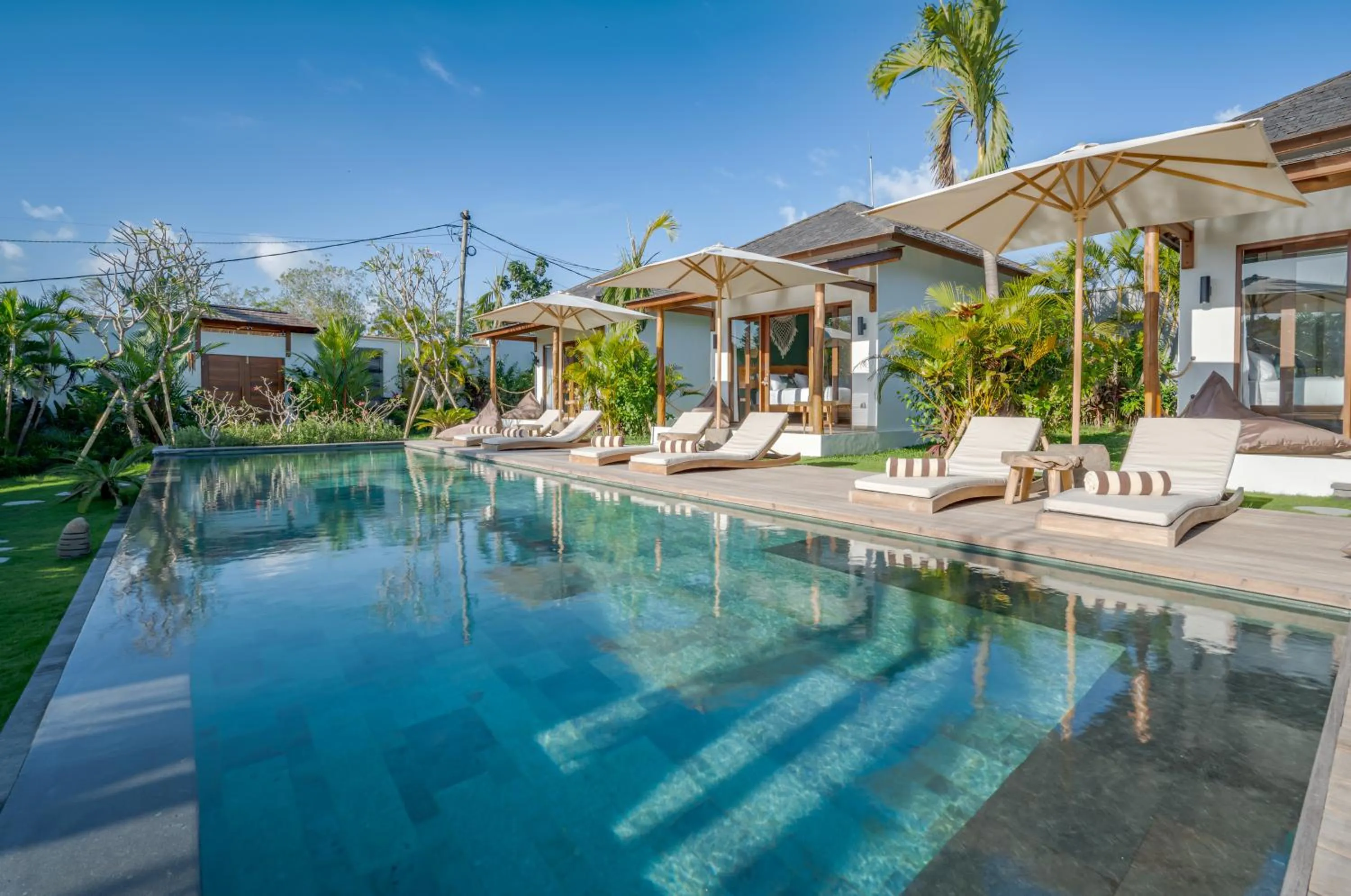 Swimming pool in EHOA NYANYI BEACH Boutique Hotel - In front of entrance to NUANU