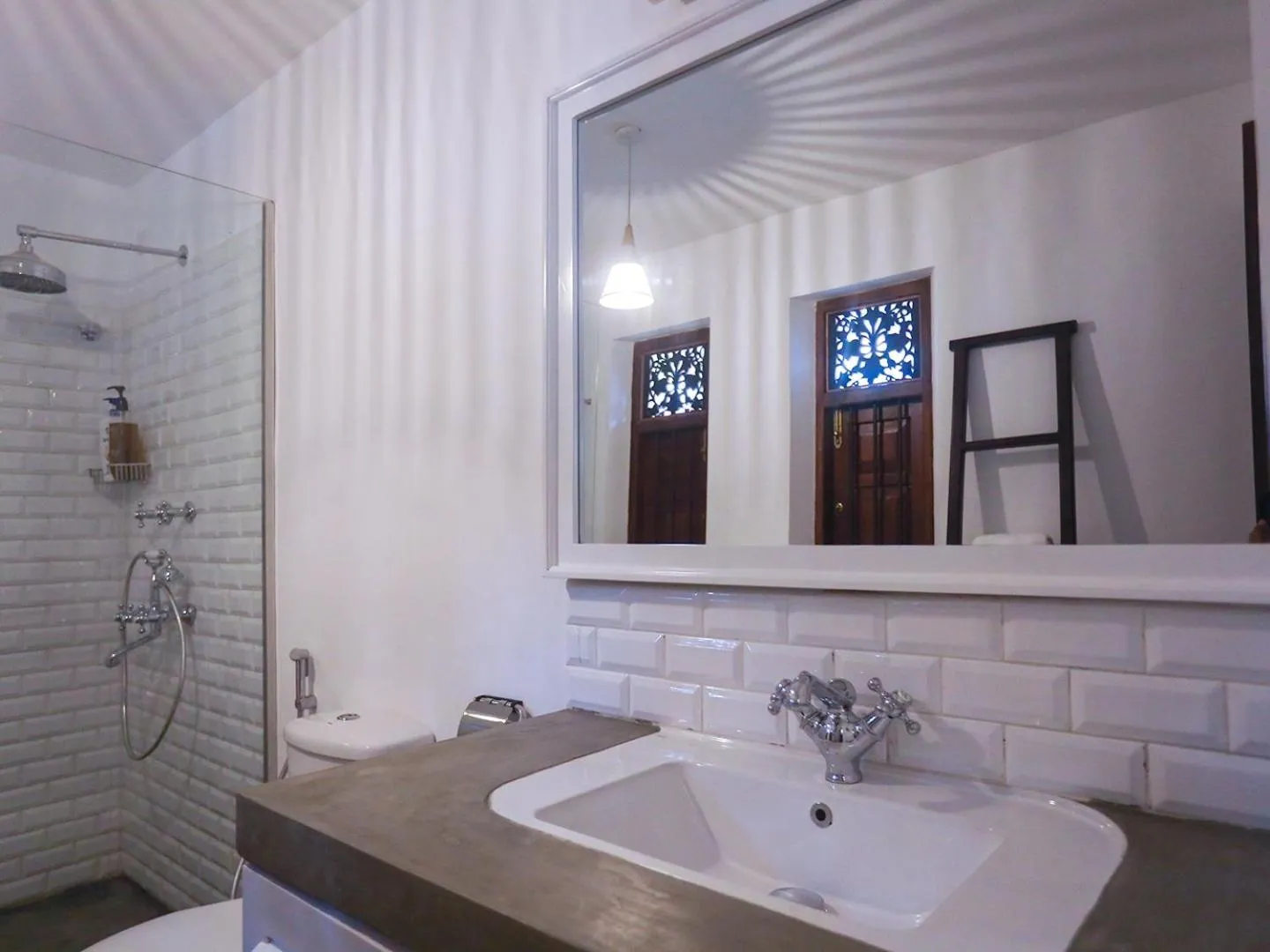 Bathroom in Andiramada Walawwa