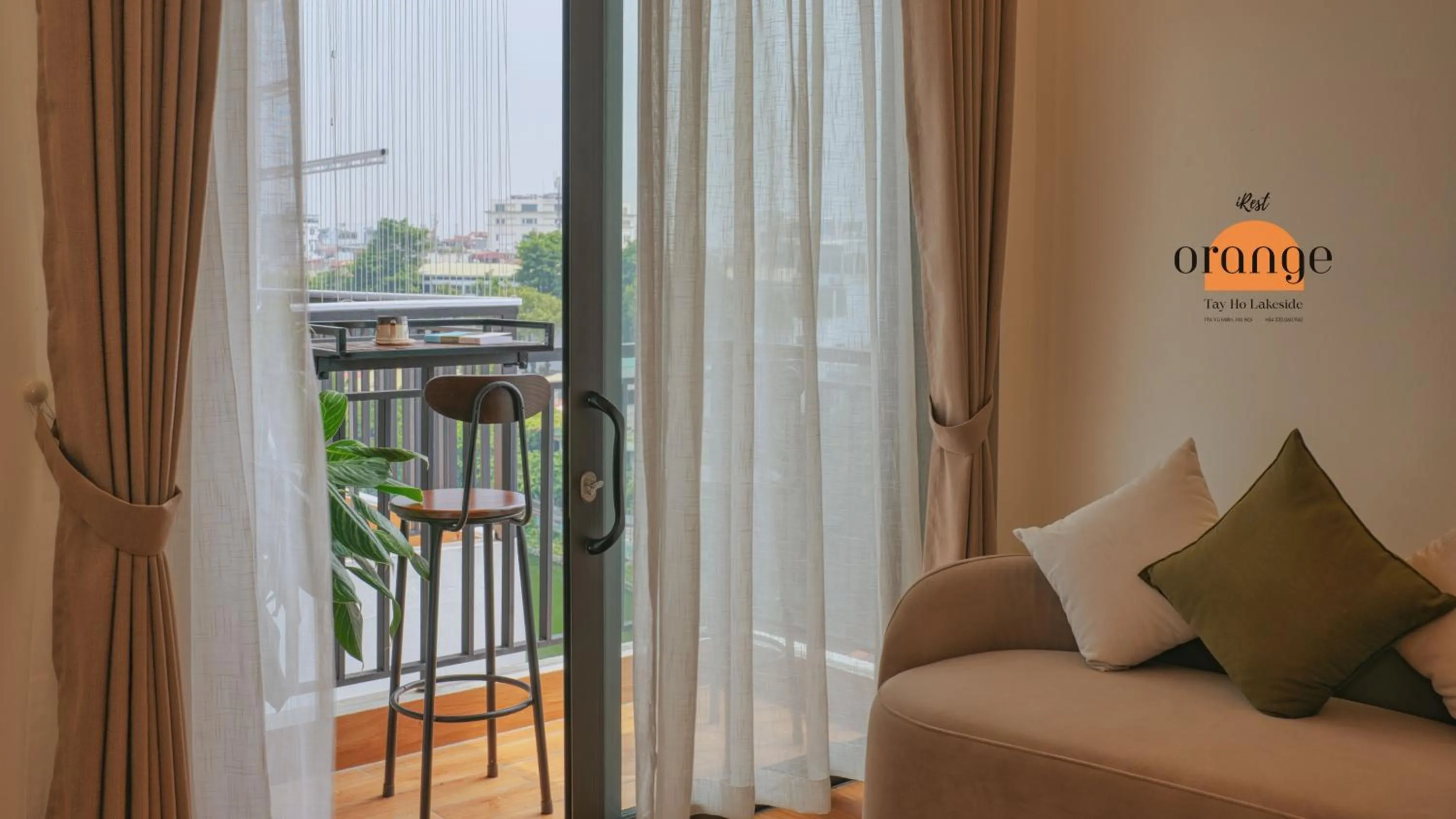 Balcony/Terrace in iRest Orange Tay Ho Lakeside Apartment