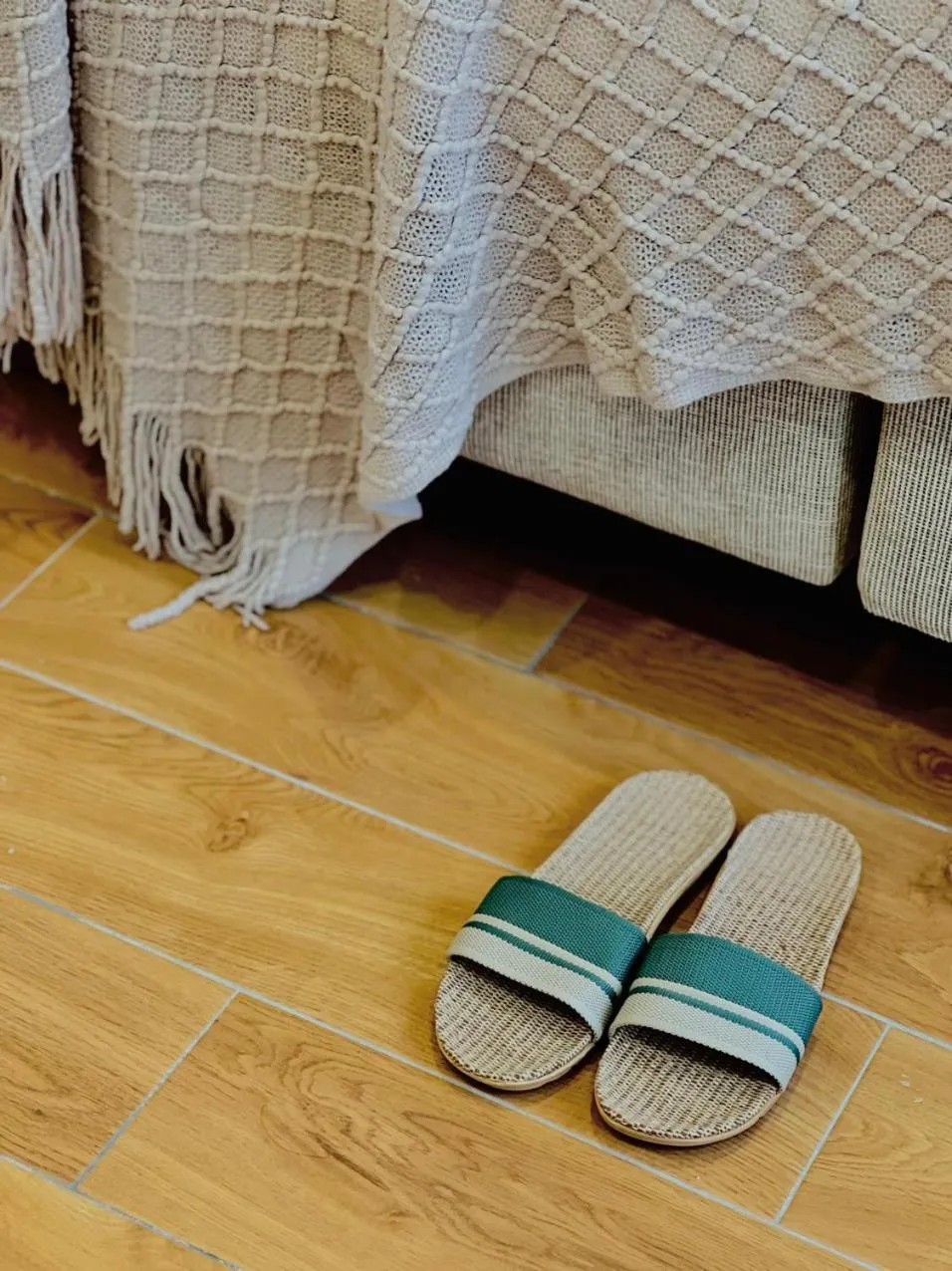 iRest Orange Tay Ho Lakeside Apartment