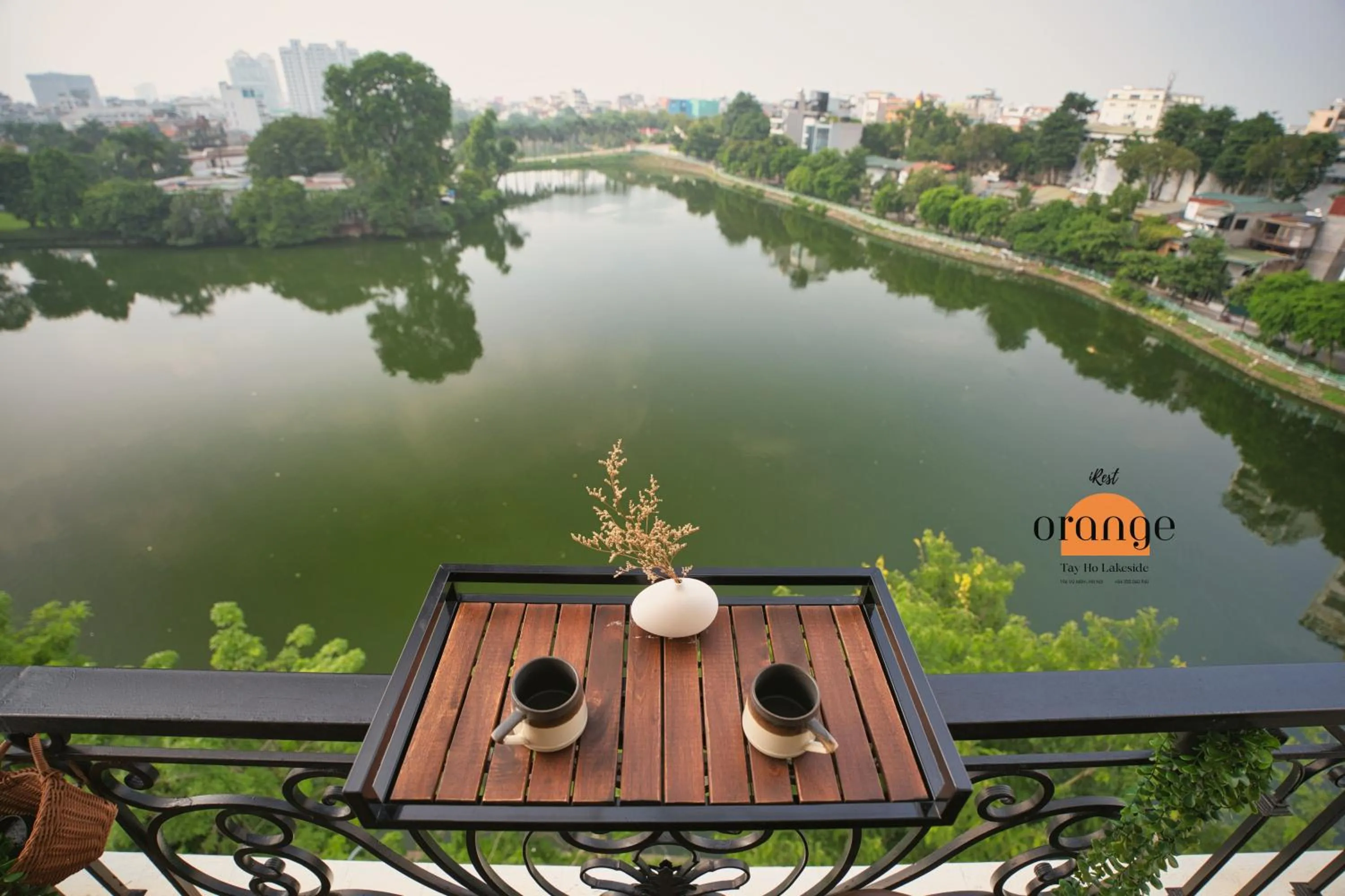 iRest Orange Tay Ho Lakeside Apartment