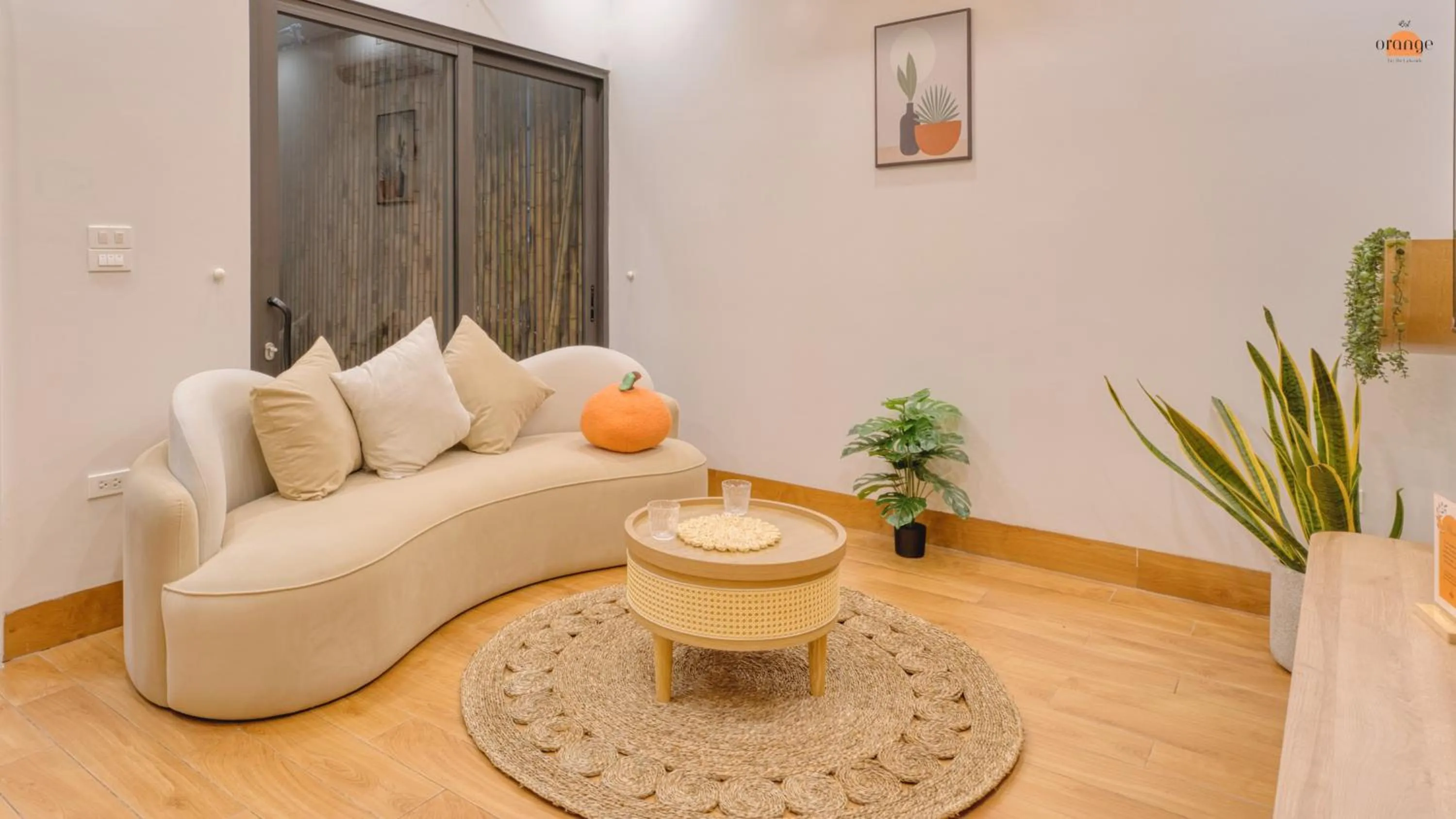 iRest Orange Tay Ho Lakeside Apartment