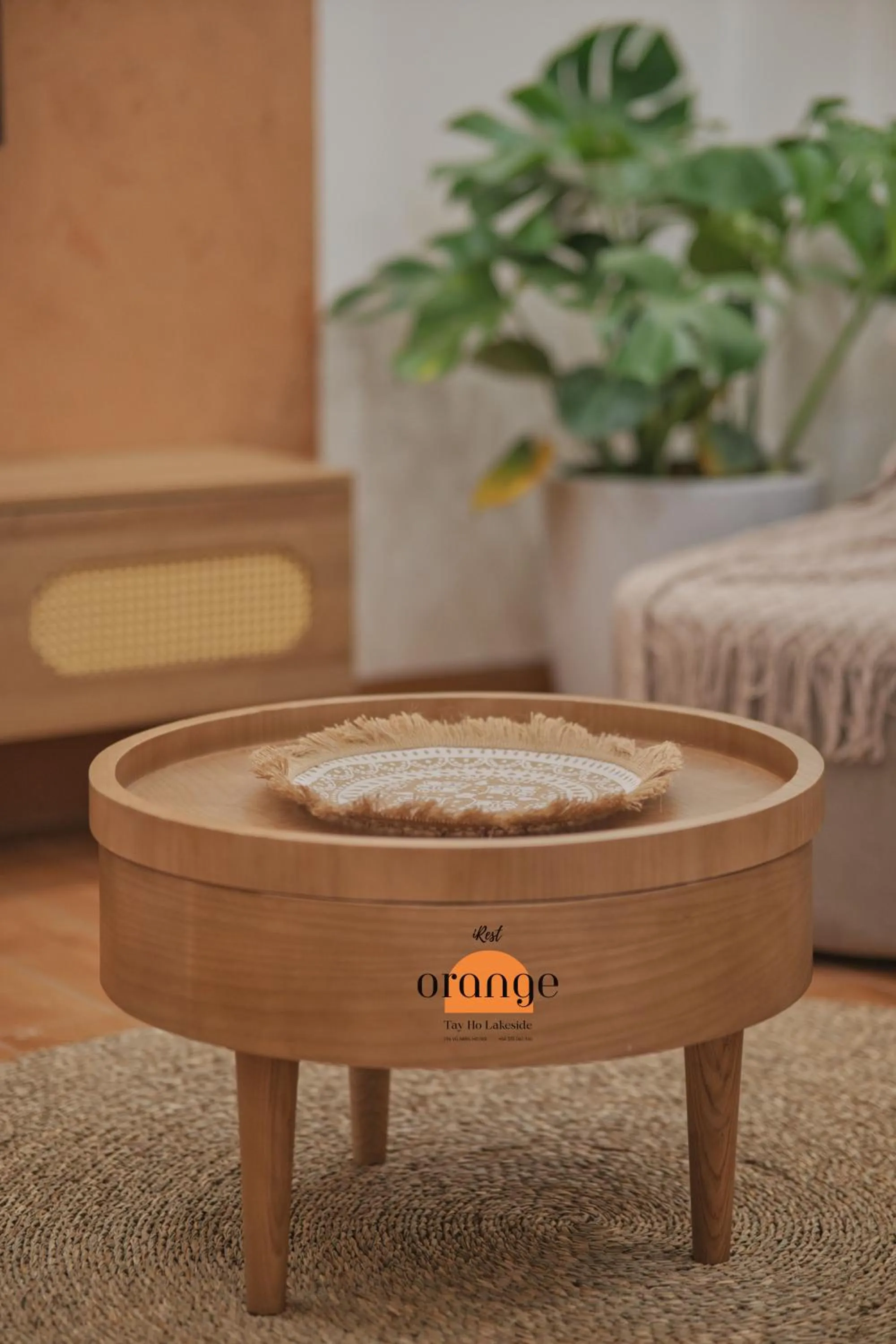 Living room in iRest Orange Tay Ho Lakeside Apartment