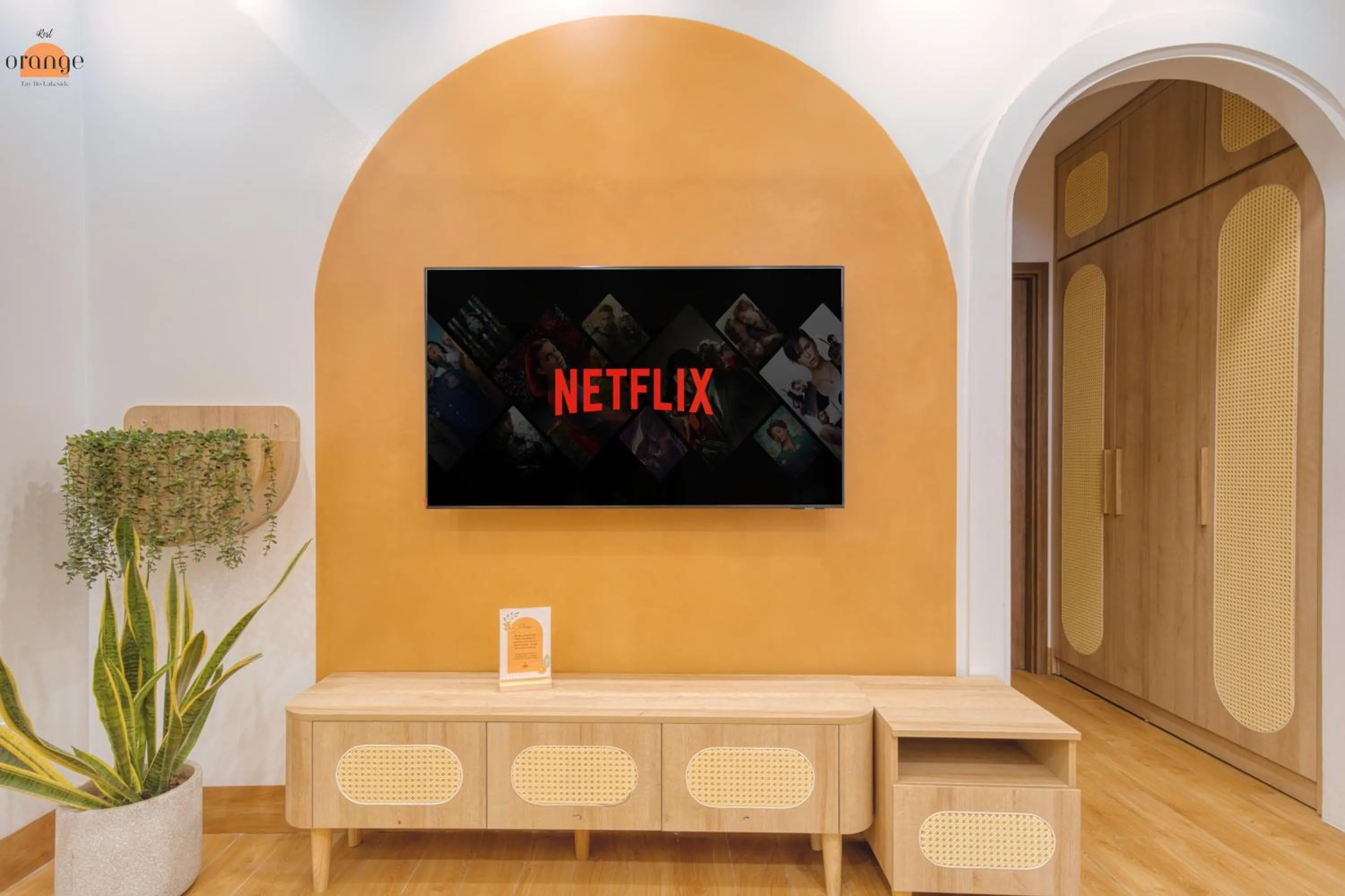 iRest Orange Tay Ho Lakeside Apartment