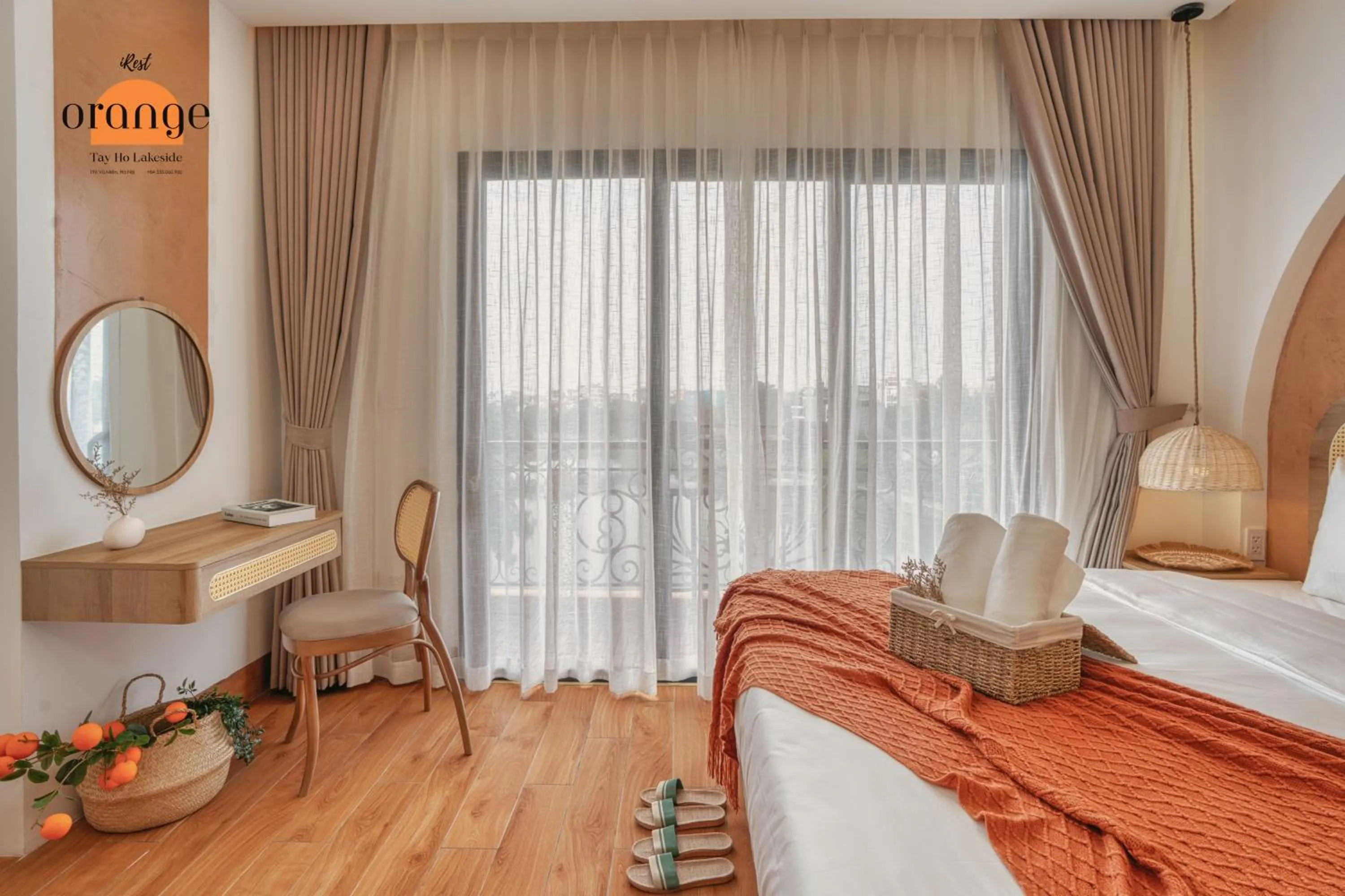 Bed in iRest Orange Tay Ho Lakeside Apartment