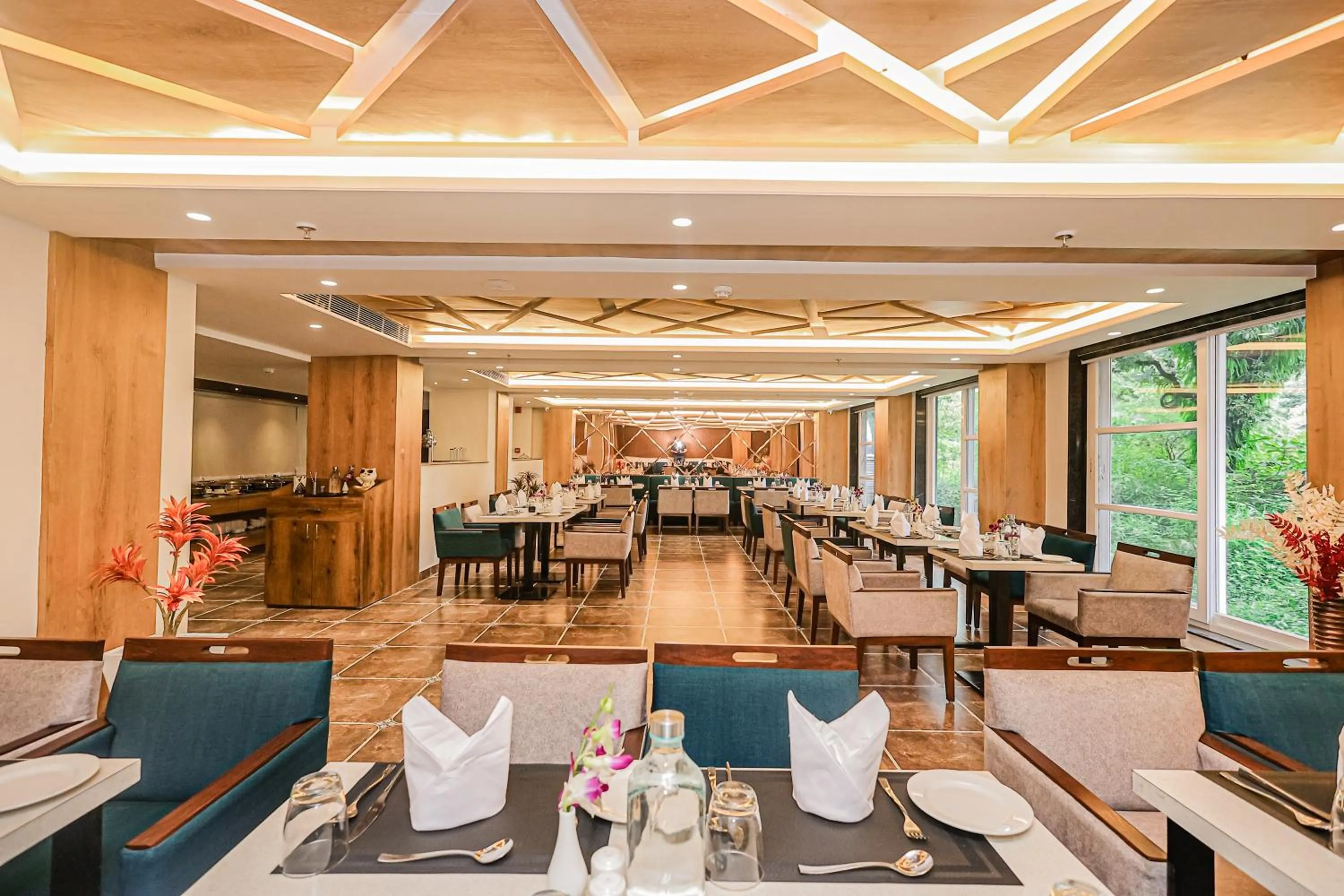 Seating area in Regenta Inn Luxinna Heights Mcleodganj