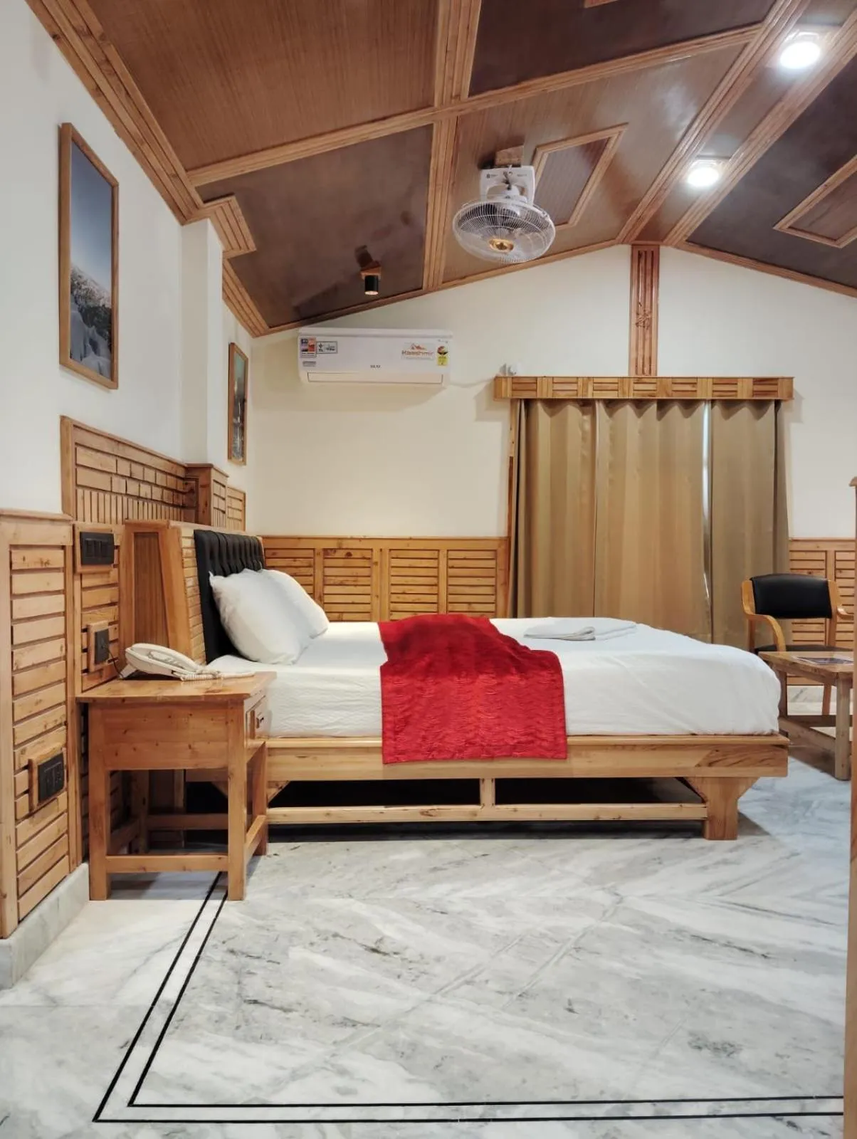 Bedroom, Bed in Hotel CM Palace - Pure Vegetarian