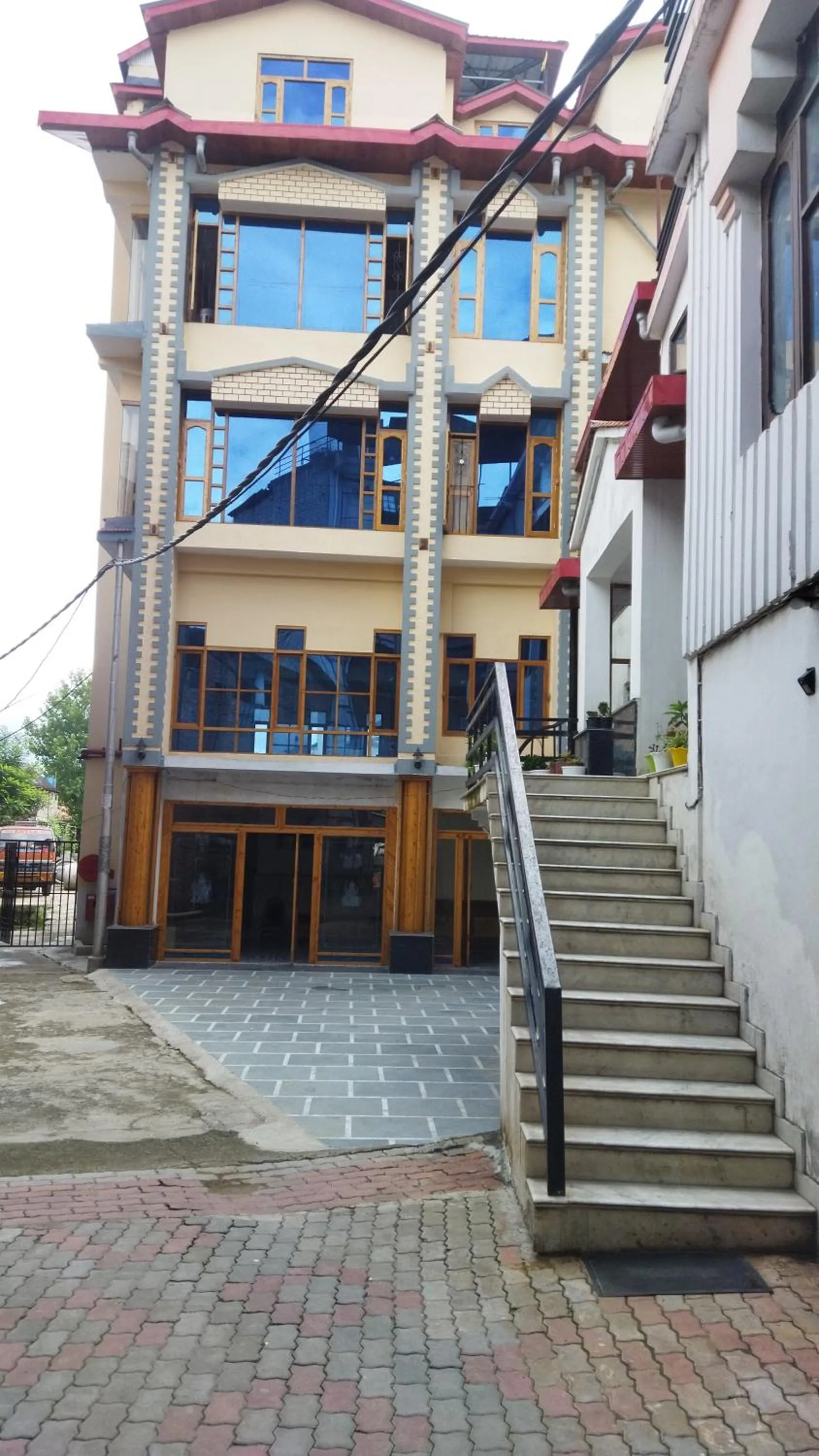 Facade/entrance in Hotel CM Palace - Pure Vegetarian