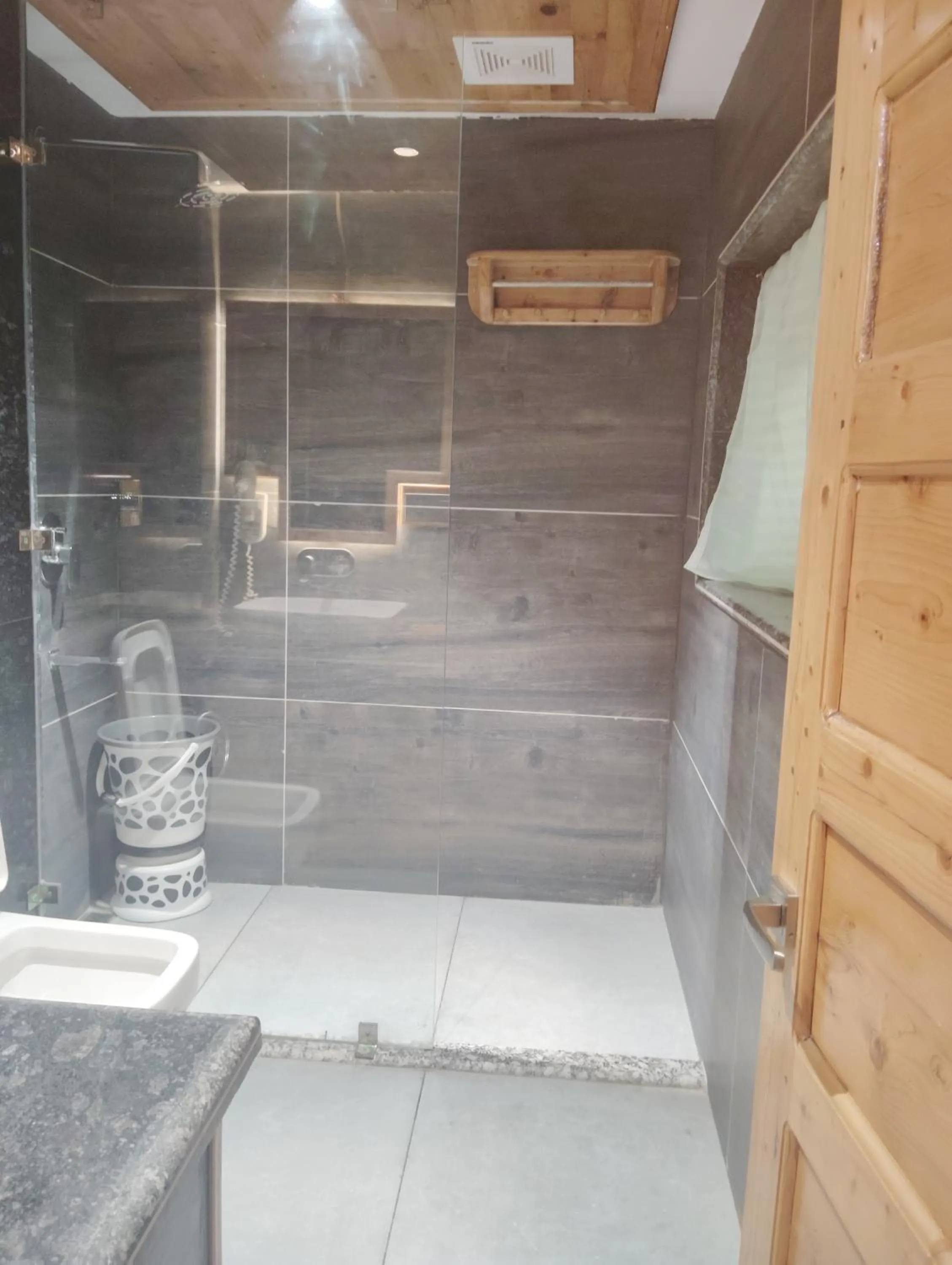 Bathroom in Hotel CM Palace - Pure Vegetarian