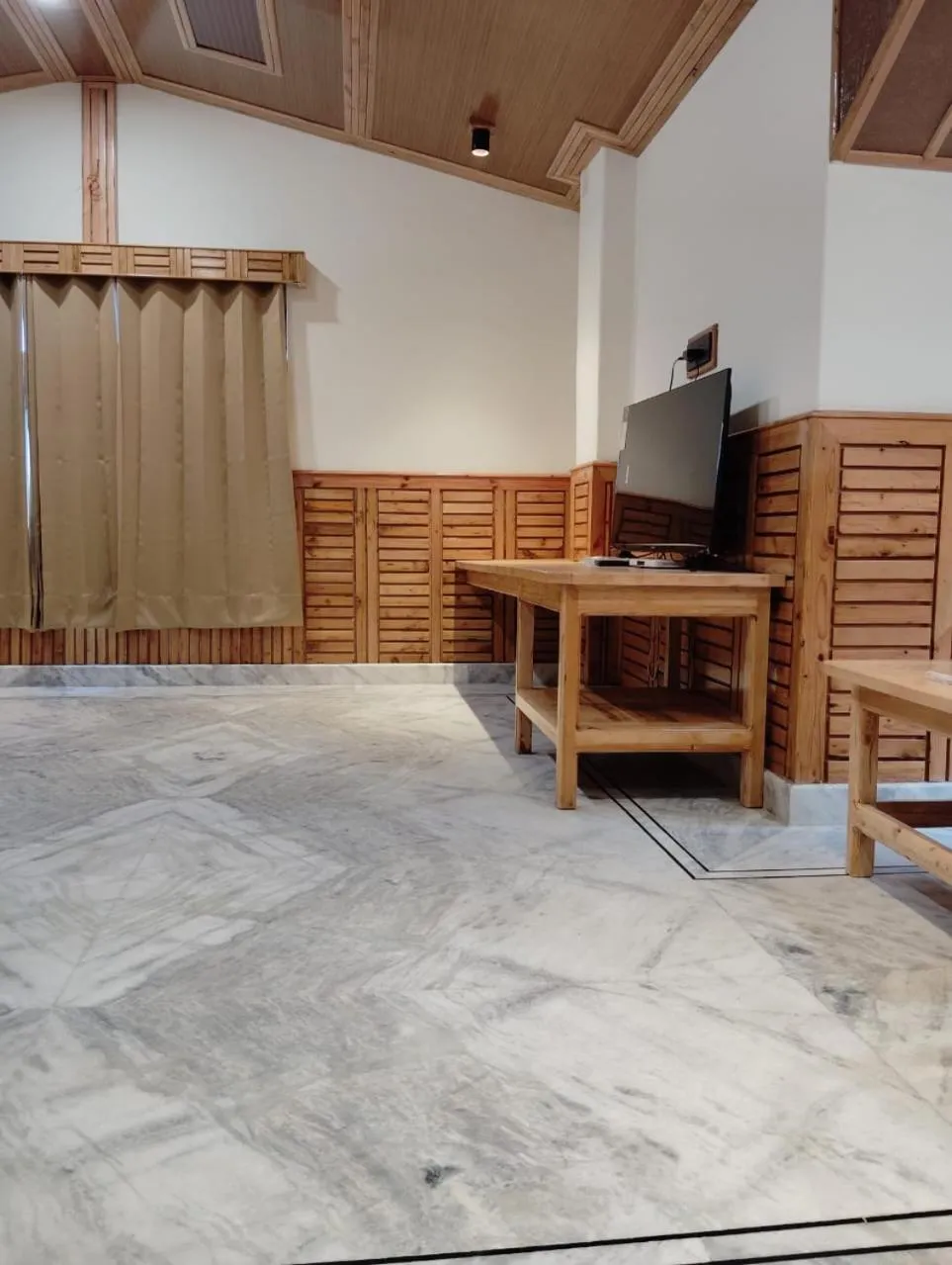 Area and facilities in Hotel CM Palace - Pure Vegetarian