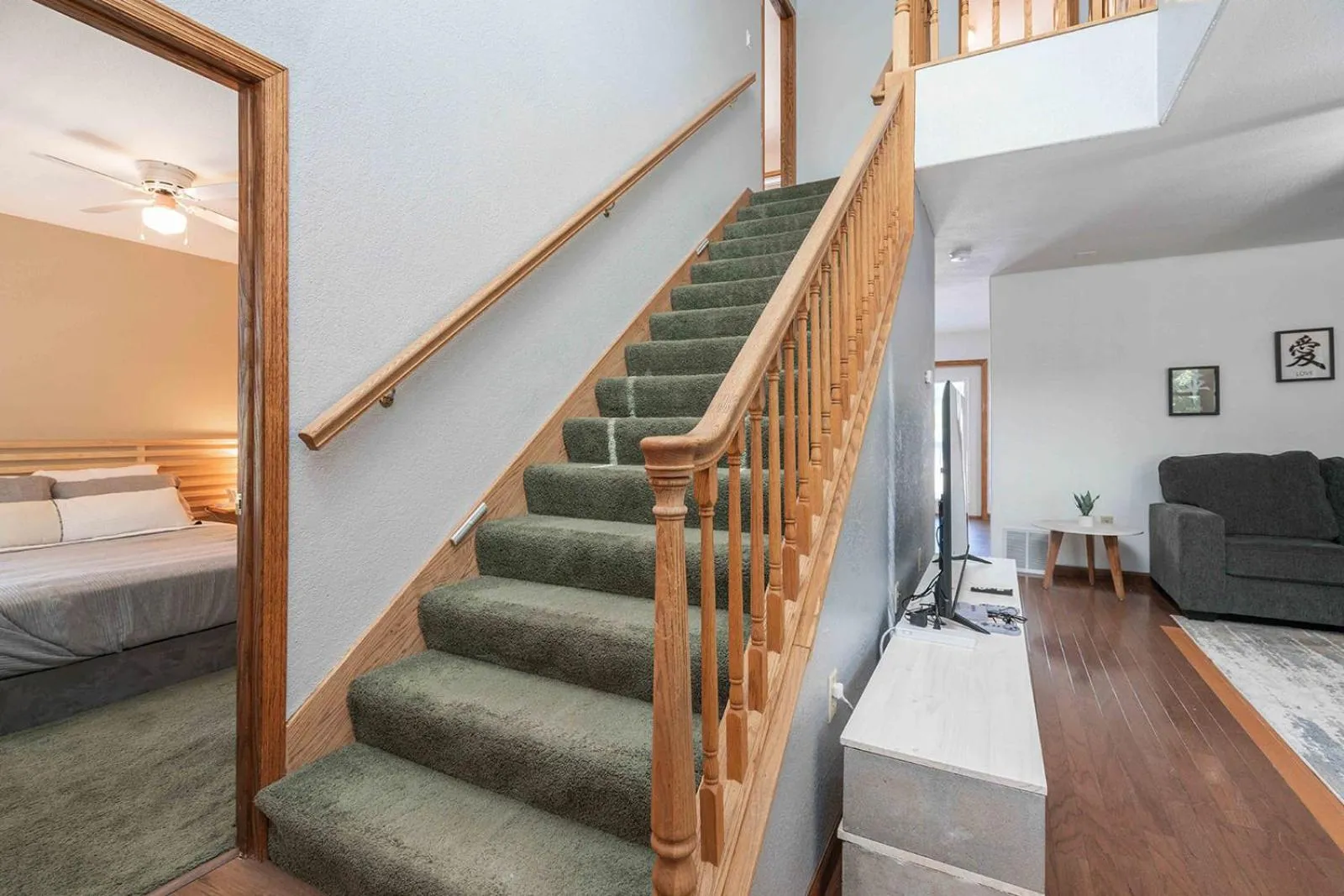 Photo of the whole room, Bed in Grand Palace