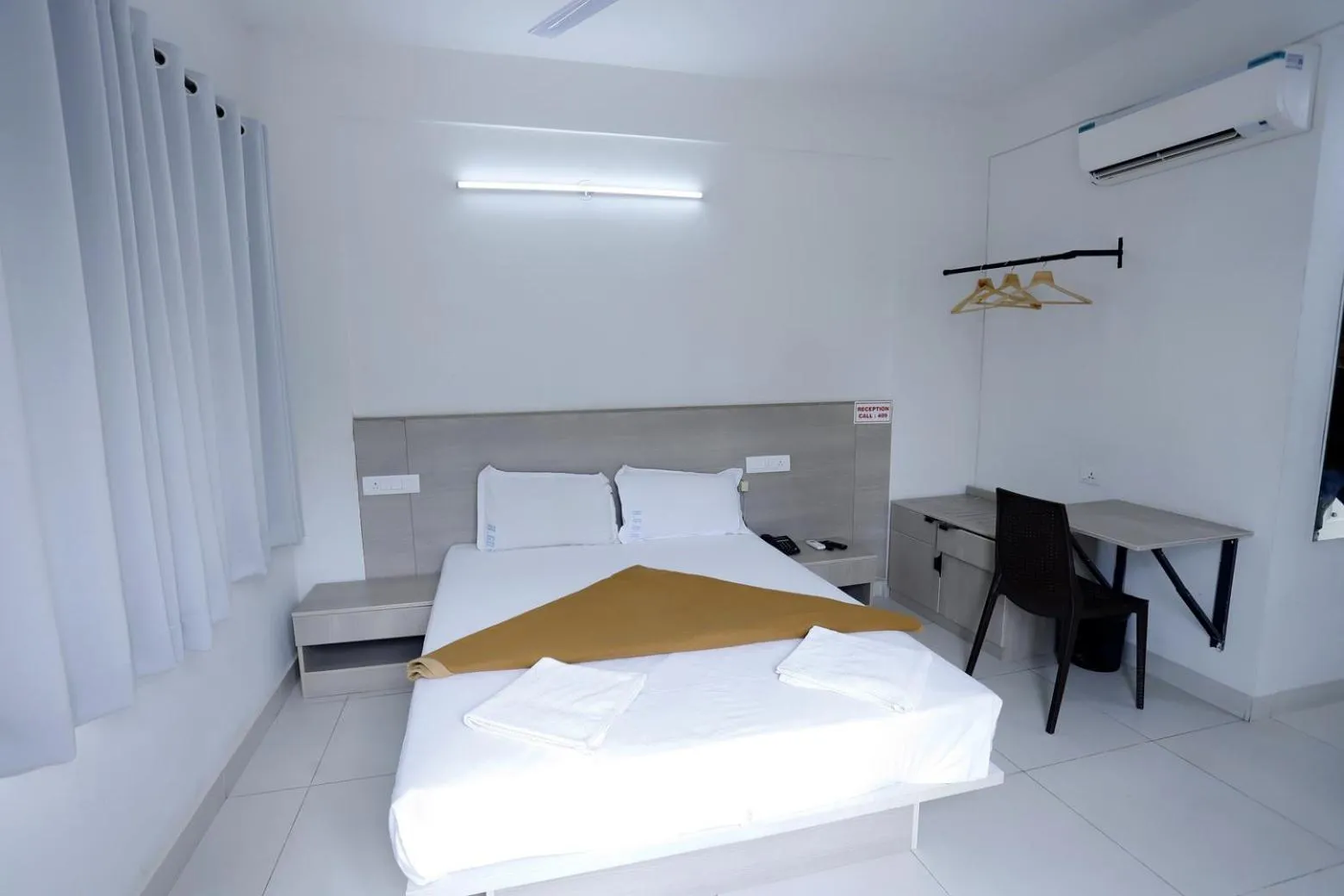 Bed in Hotel Gurudev Residency