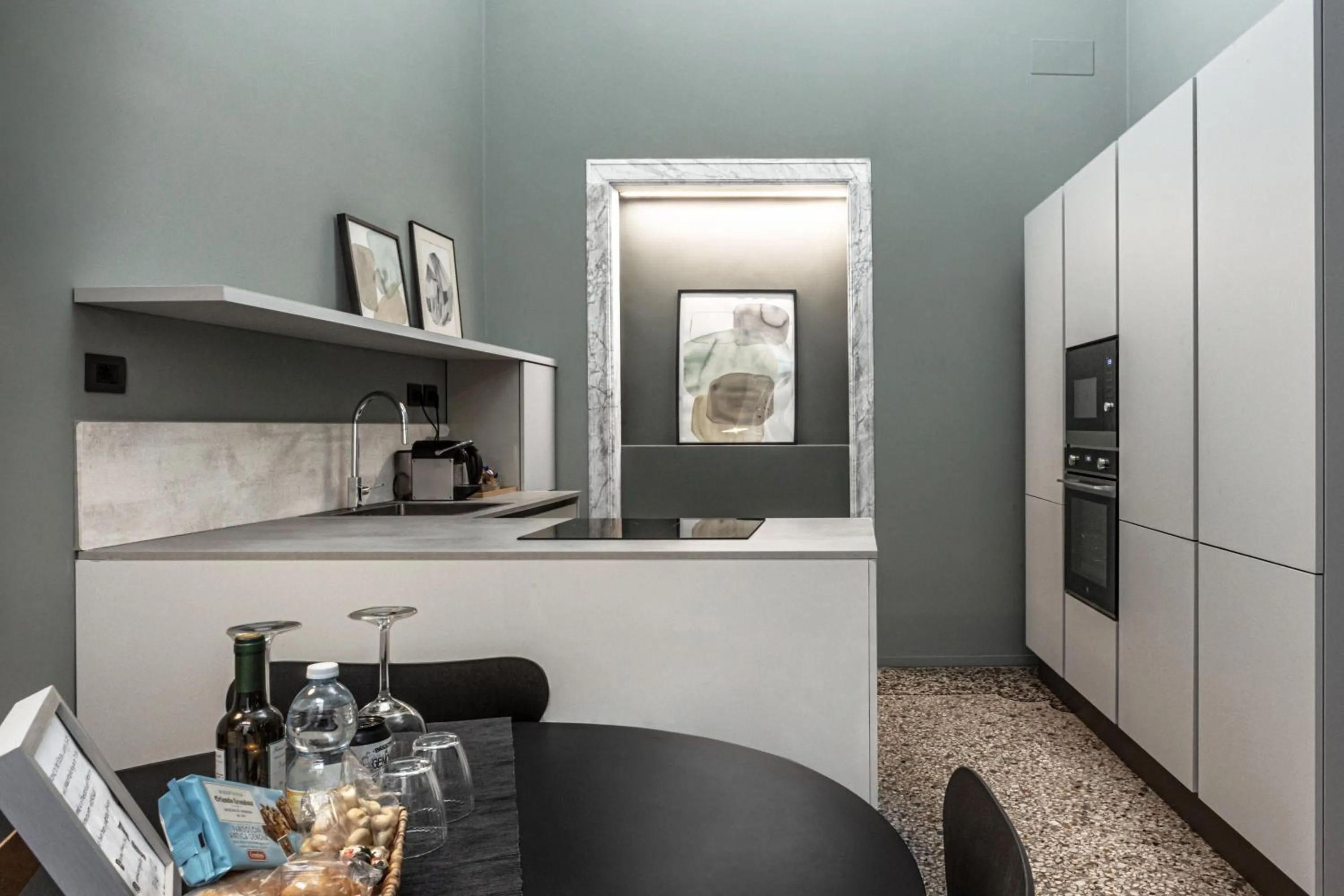 Eleven Luxury Suite - dimora affrescata del '500 a pochi passi dall'Acquario