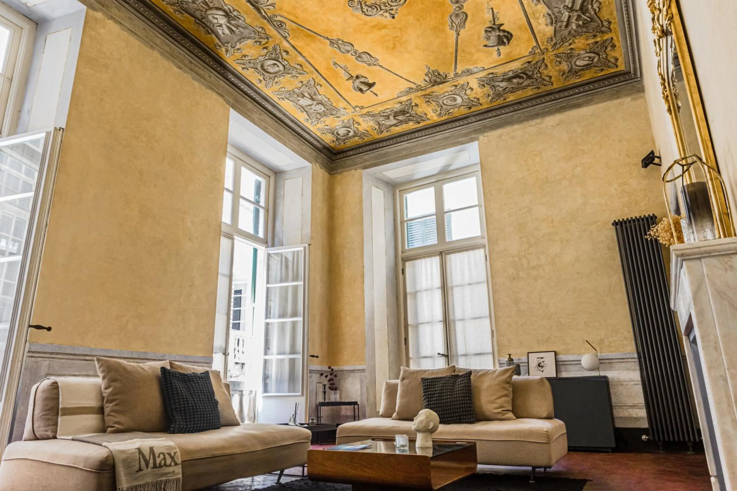 Eleven Luxury Suite - dimora affrescata del '500 a pochi passi dall'Acquario