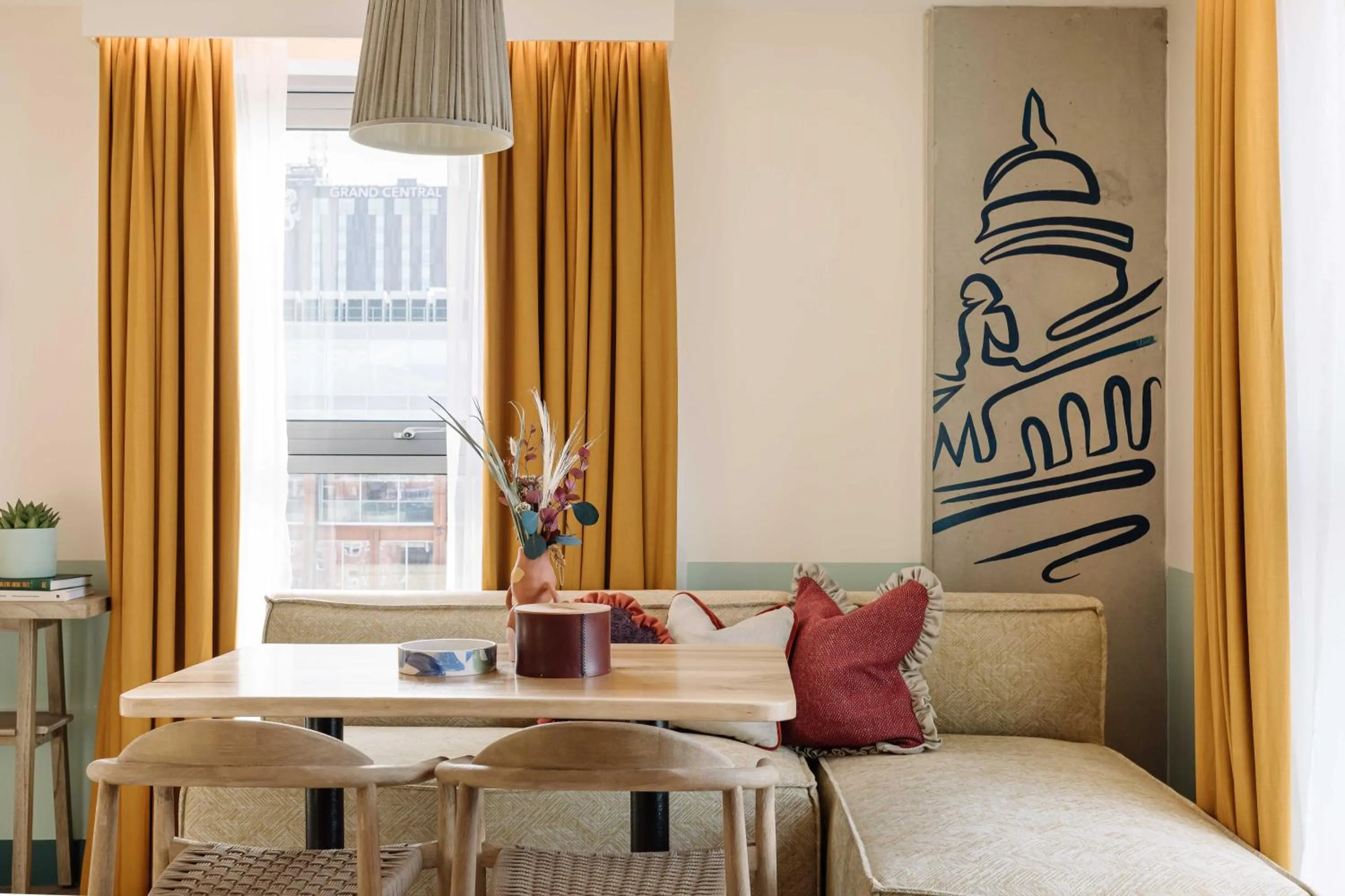 Seating area in room2 Belfast Hometel