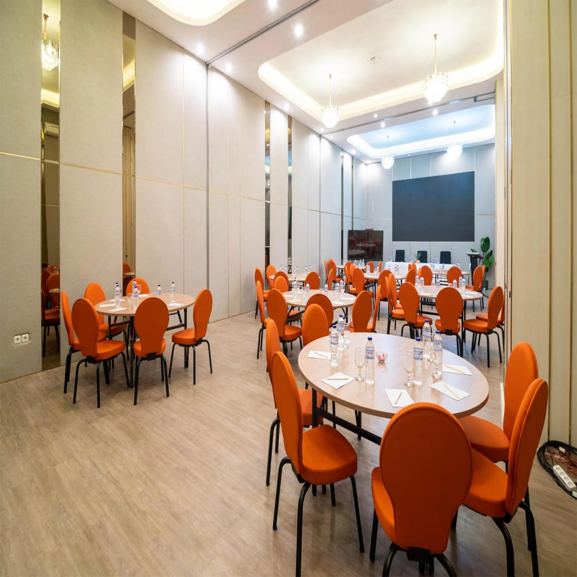 Meeting/conference room in Yulia Hotel Managed by HIG