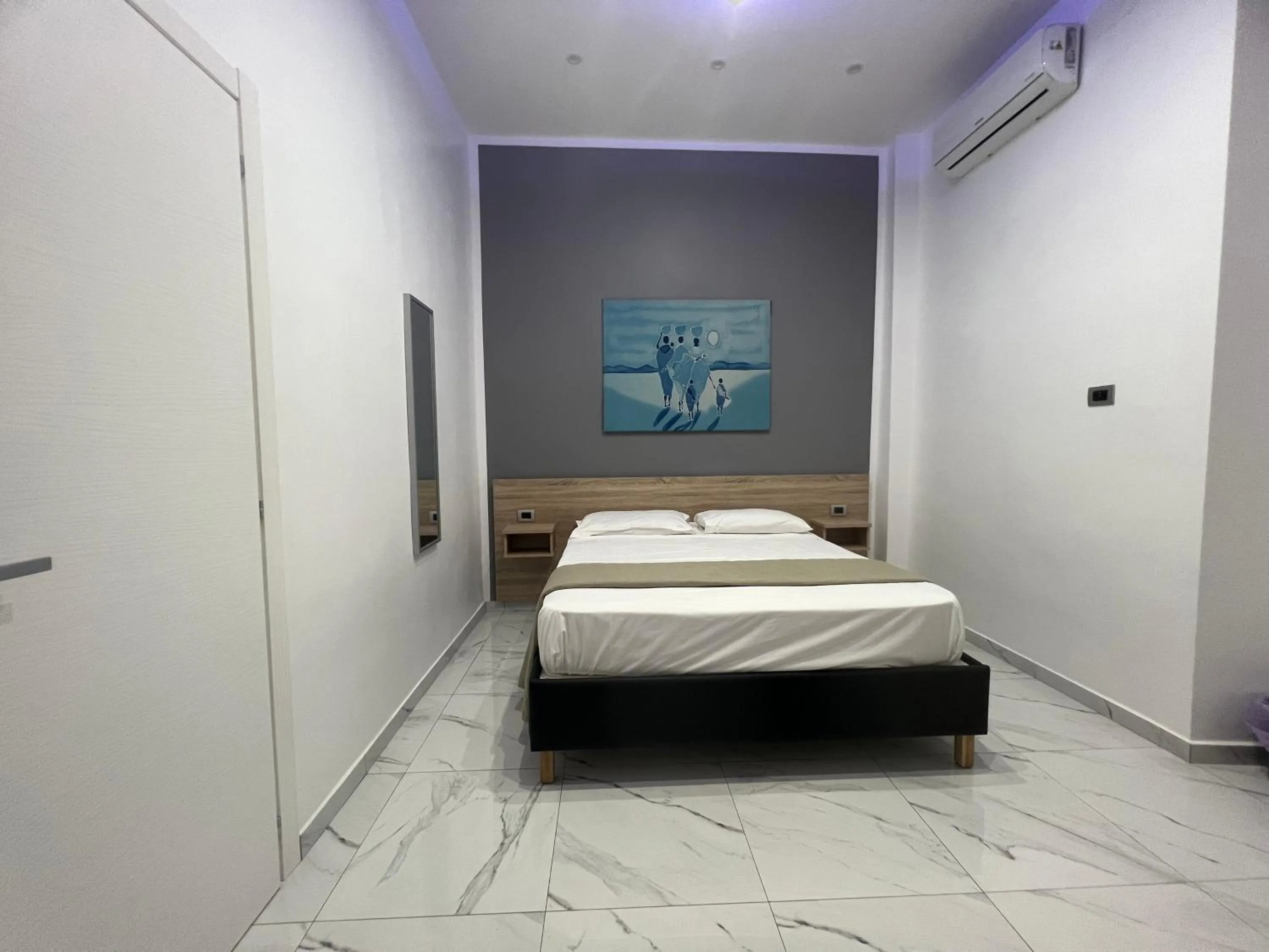 Bedroom, Bed in Napoli Forever