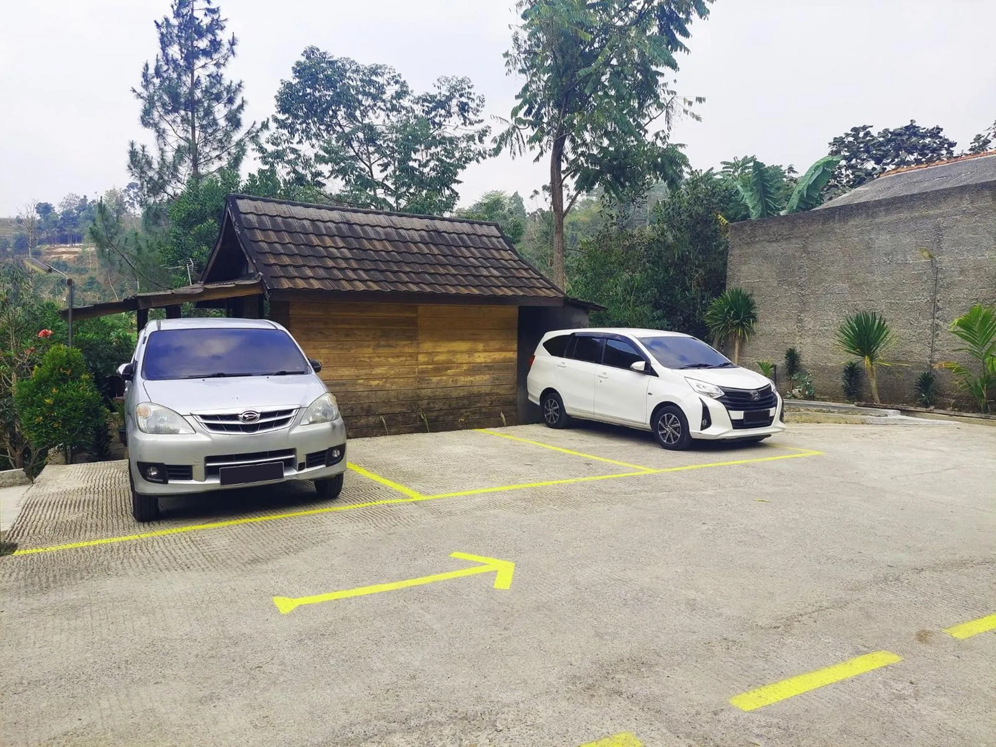 Parking in Shine River