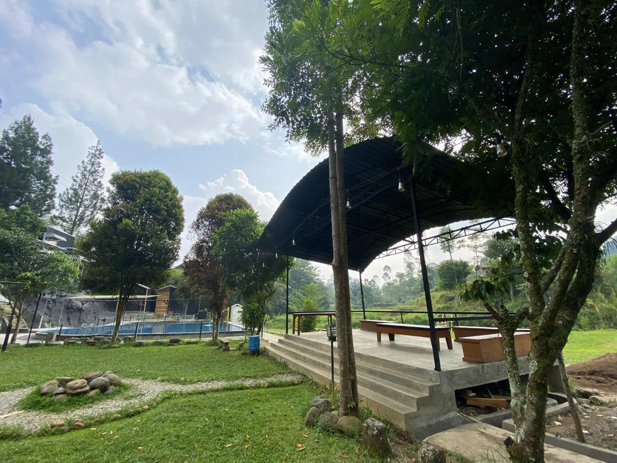 Area and facilities in Shine River