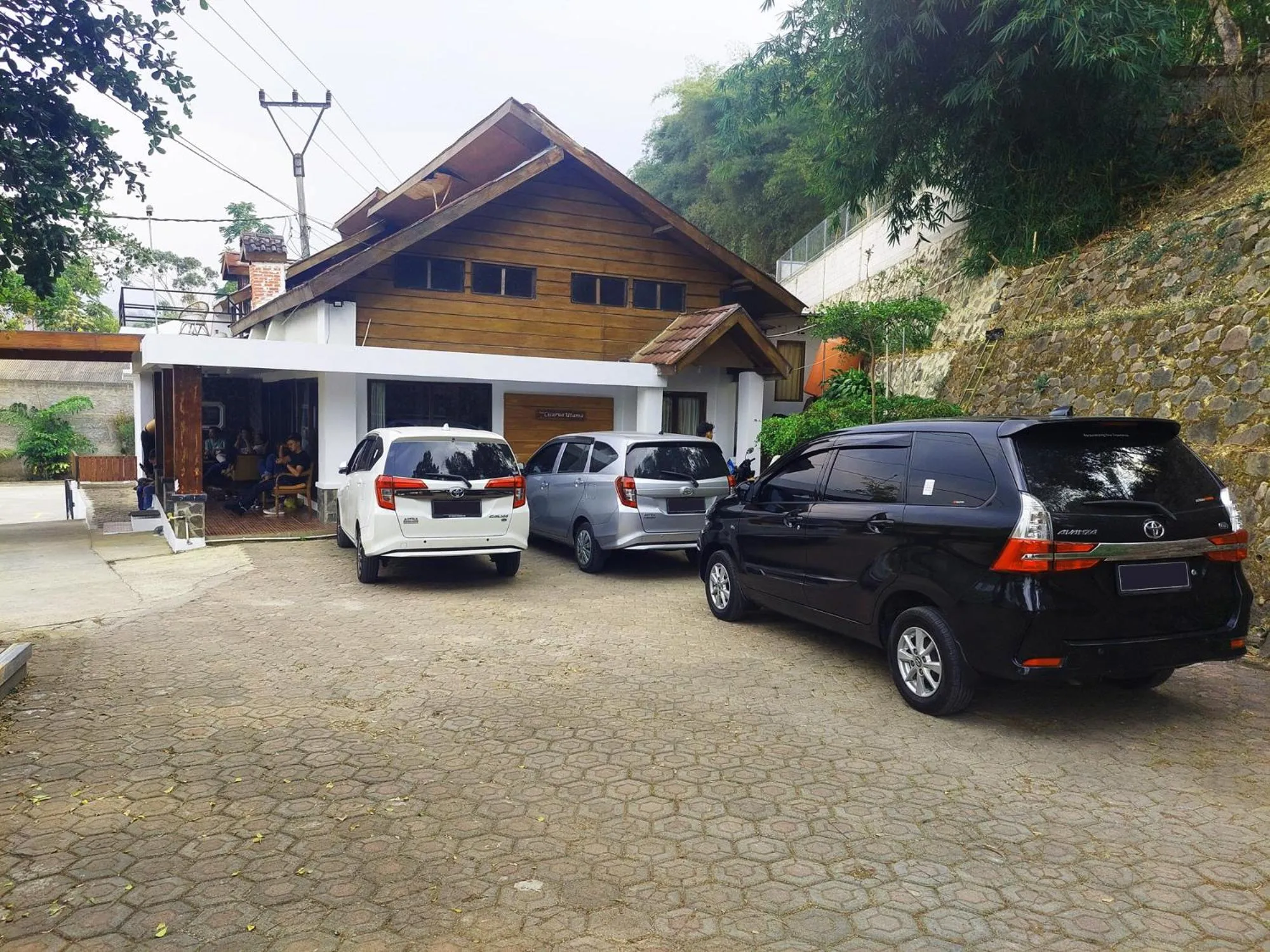 Parking in Shine River