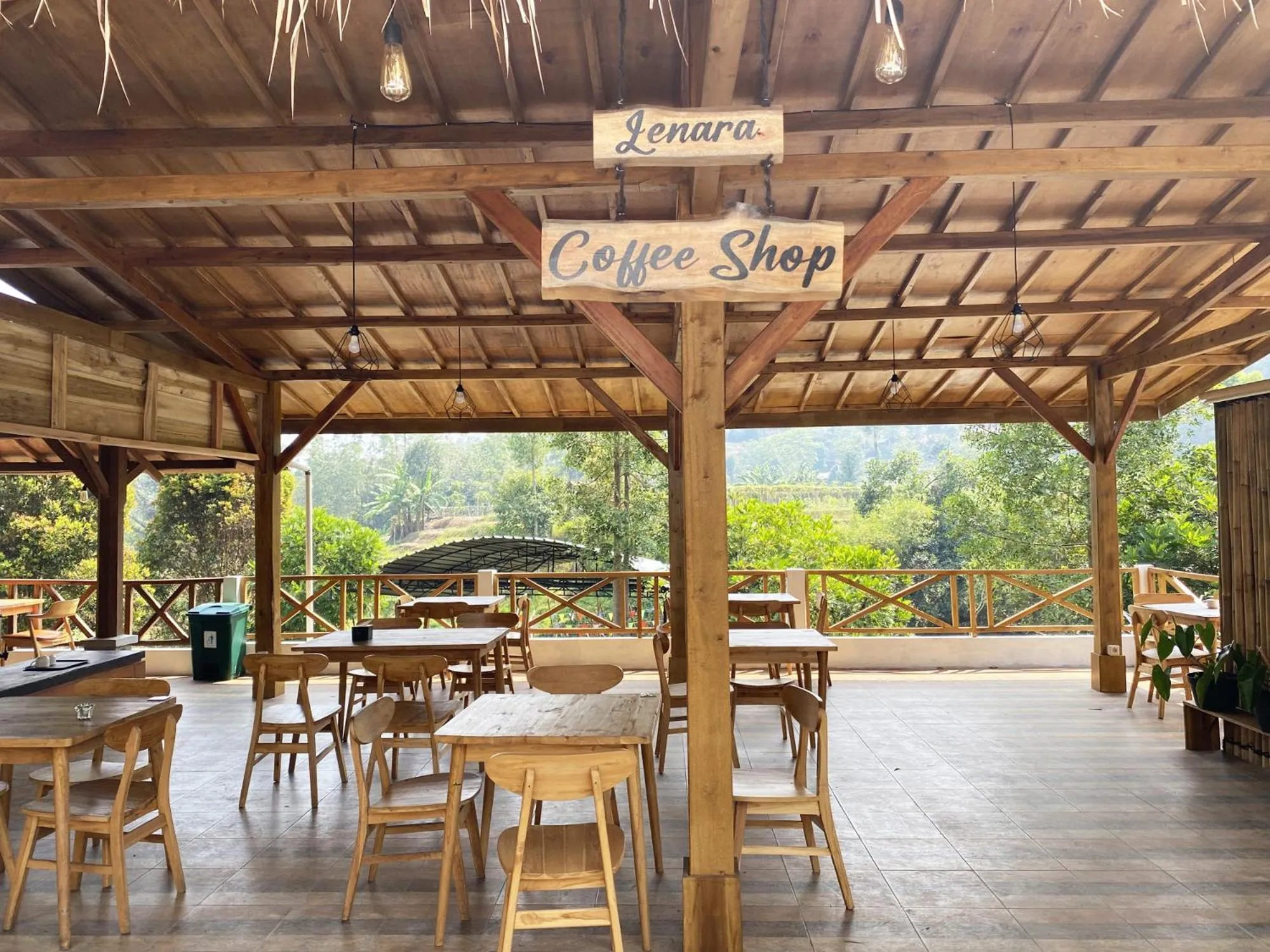 Restaurant/places to eat in Shine River