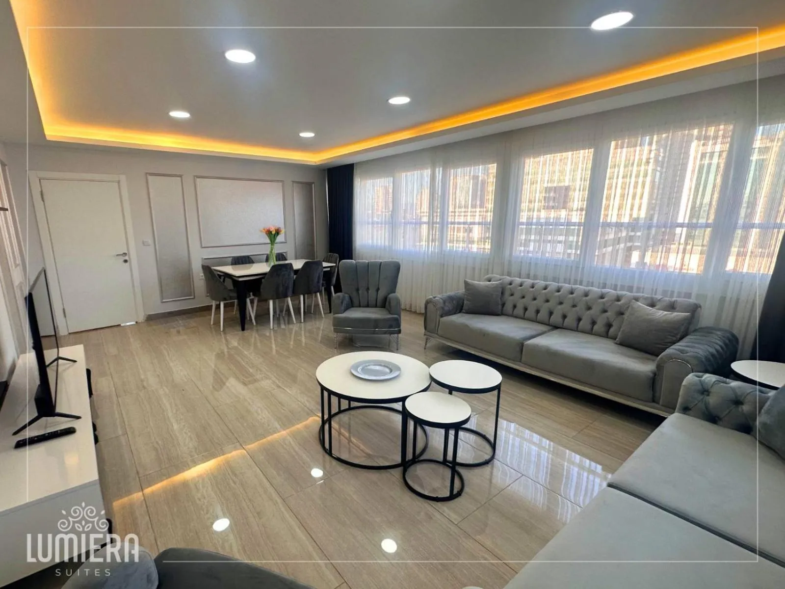 TV and multimedia in Lumiera Suites Hotel