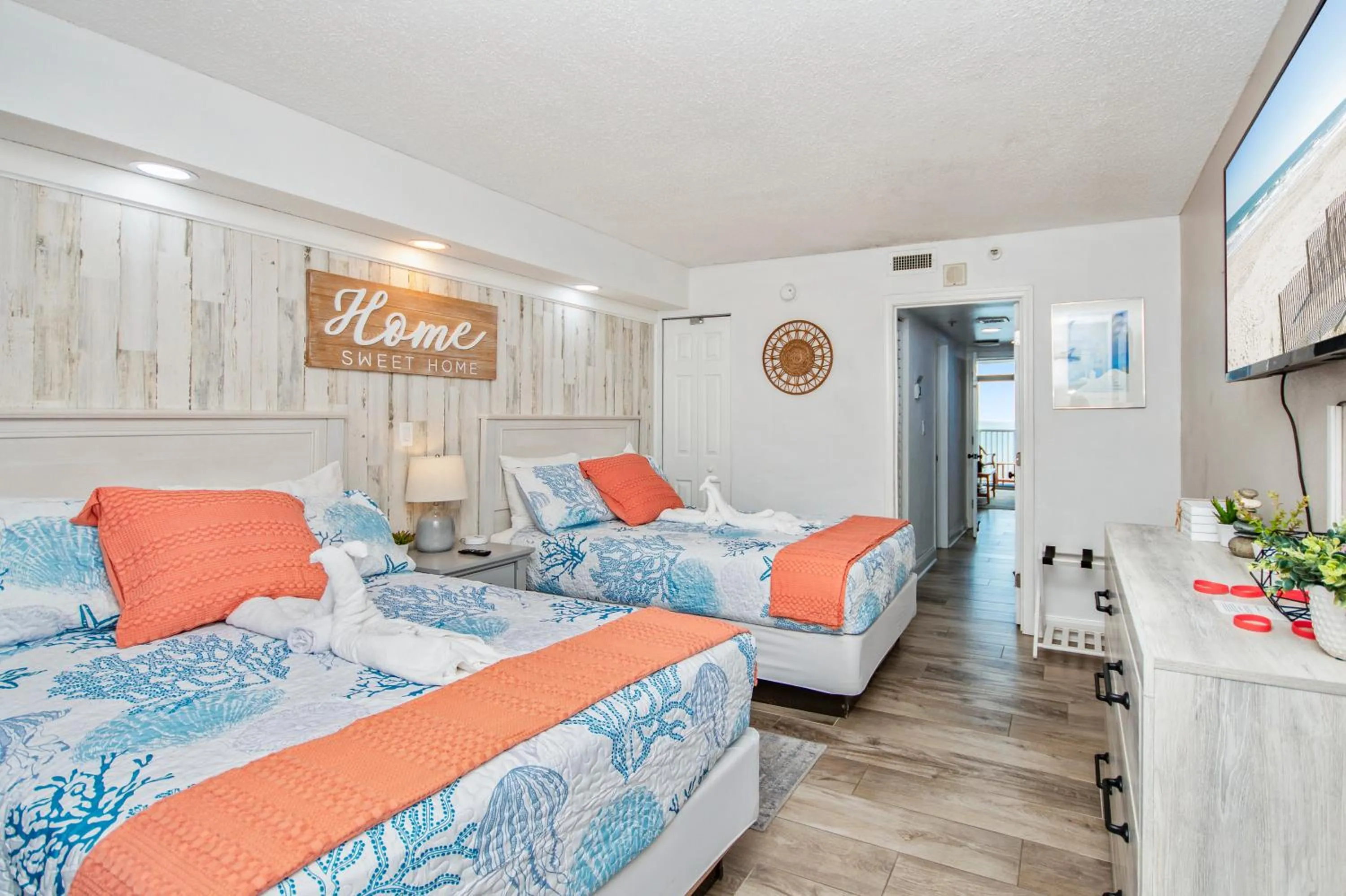 Bedroom, Bed in Sea Breeze