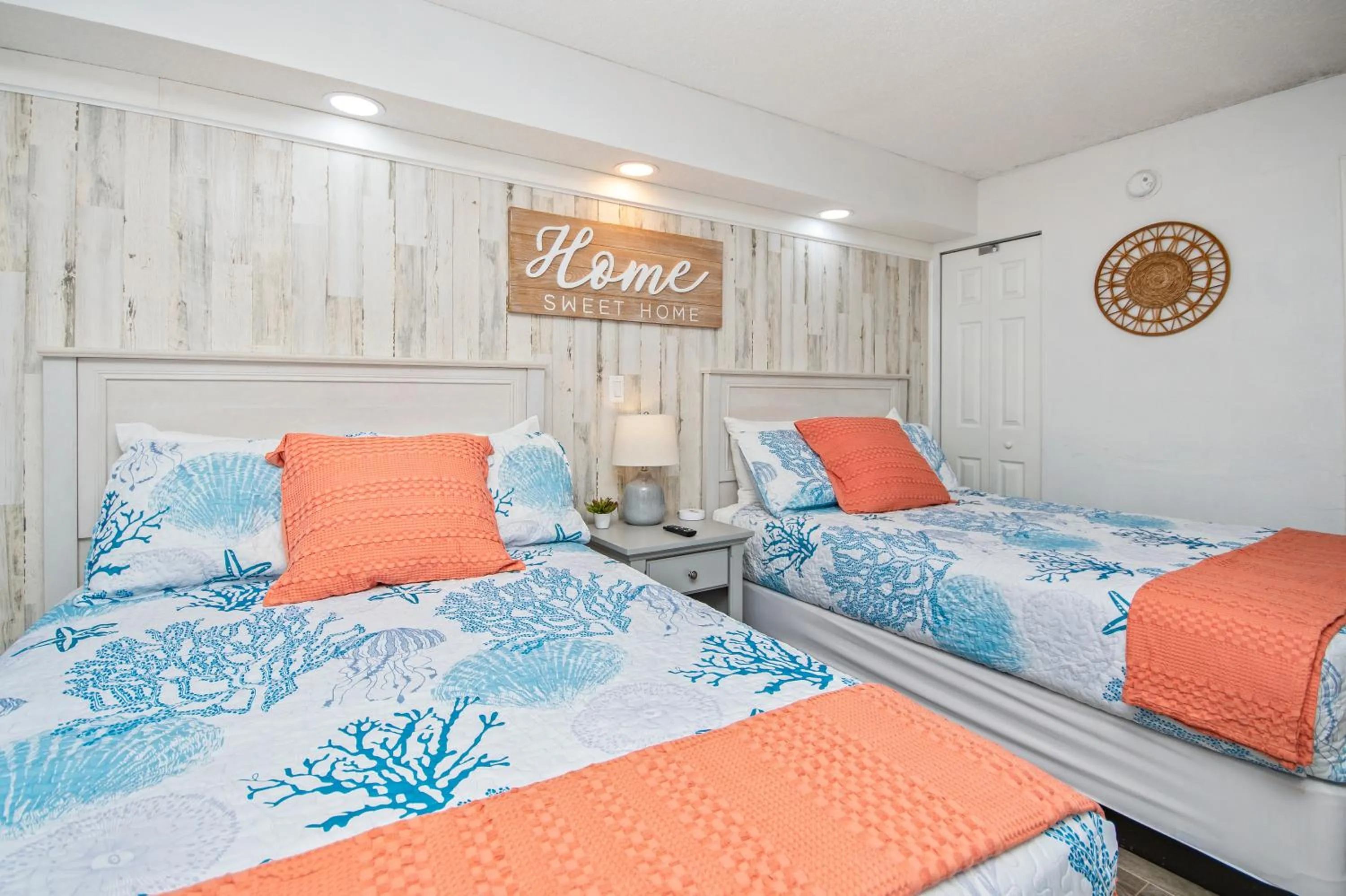 Bedroom, Bed in Sea Breeze