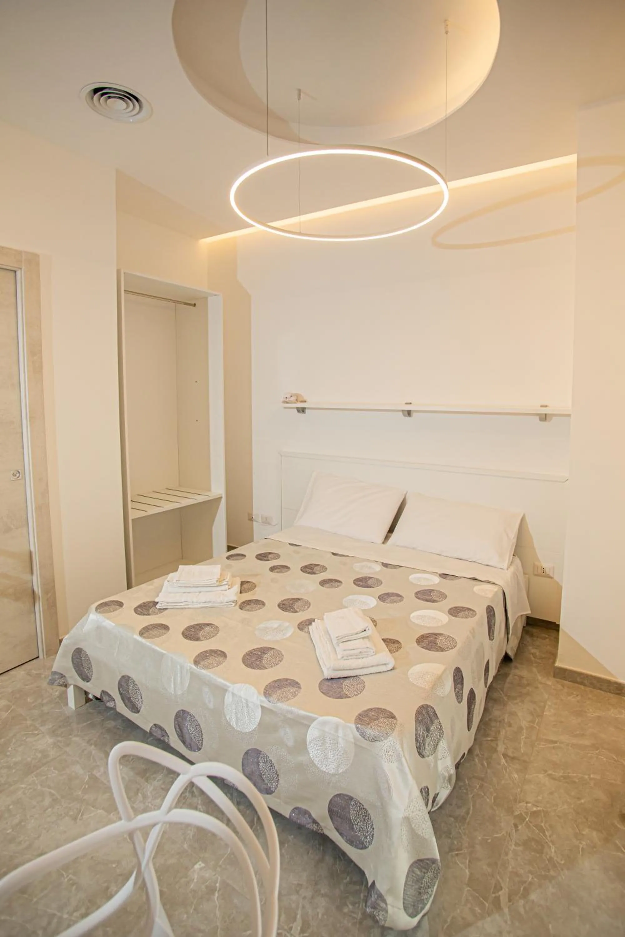 Double Room with Private Bathroom in Forever Luxury Rooms