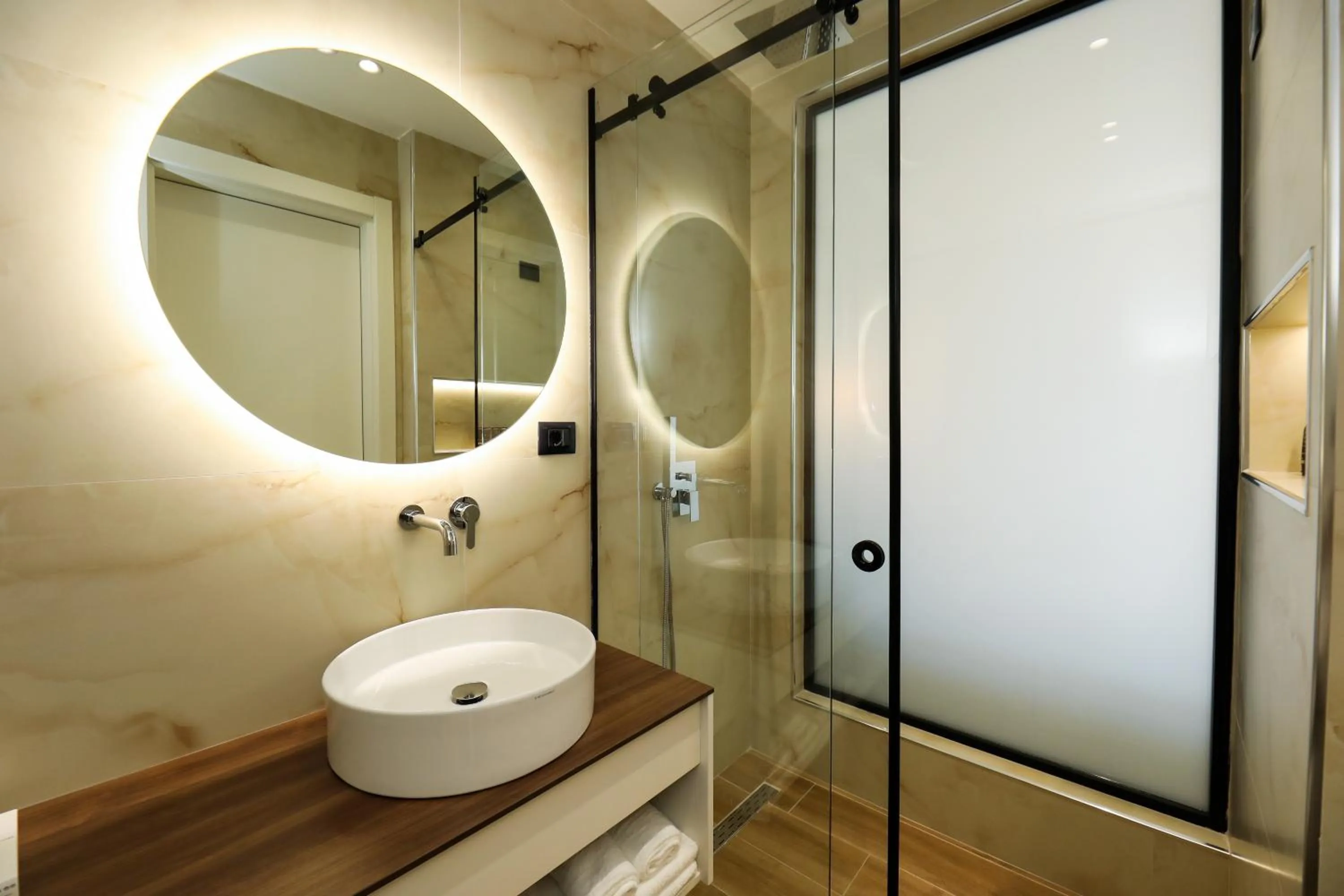 Shower in Hotel Adore