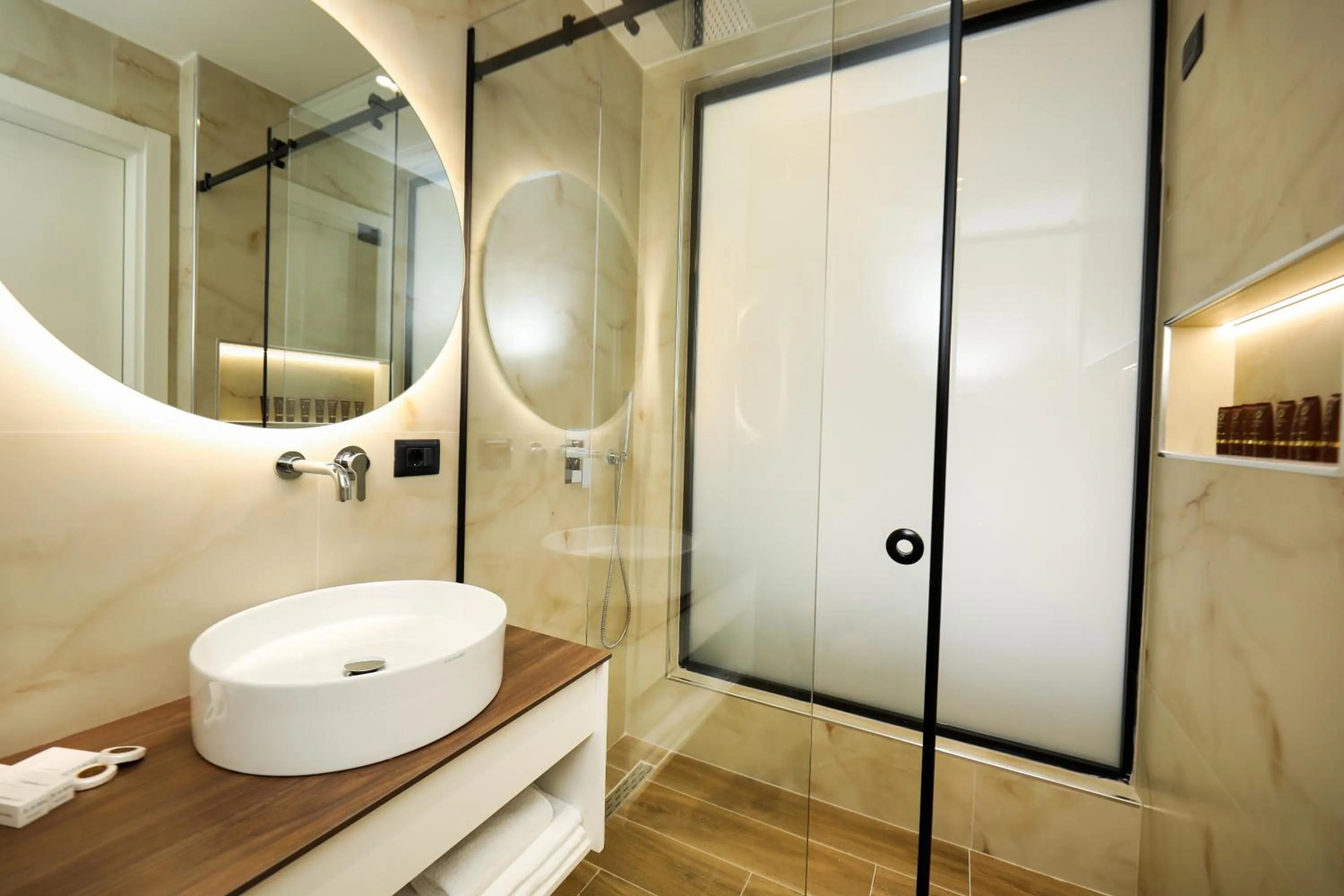 Shower in Hotel Adore