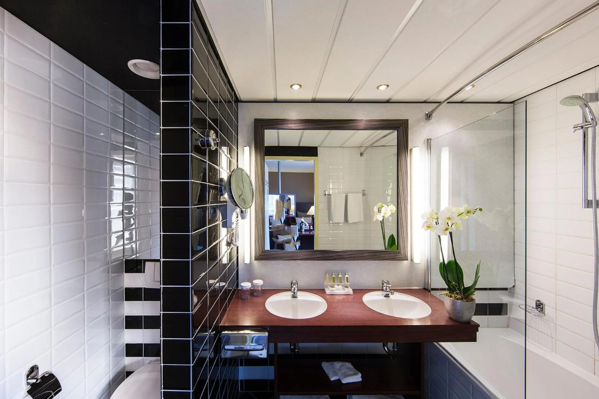 Bathroom in Crowne Plaza Maastricht by IHG