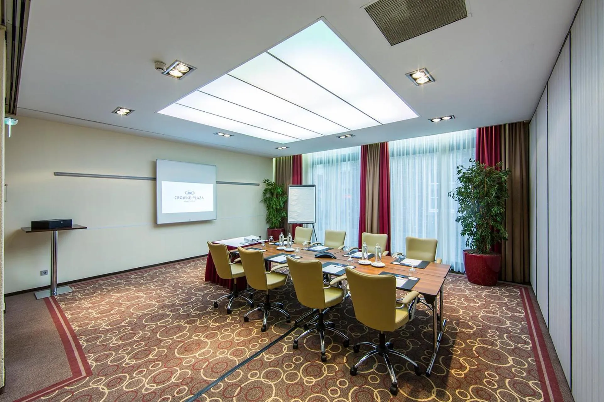 Meeting/conference room in Crowne Plaza Maastricht by IHG
